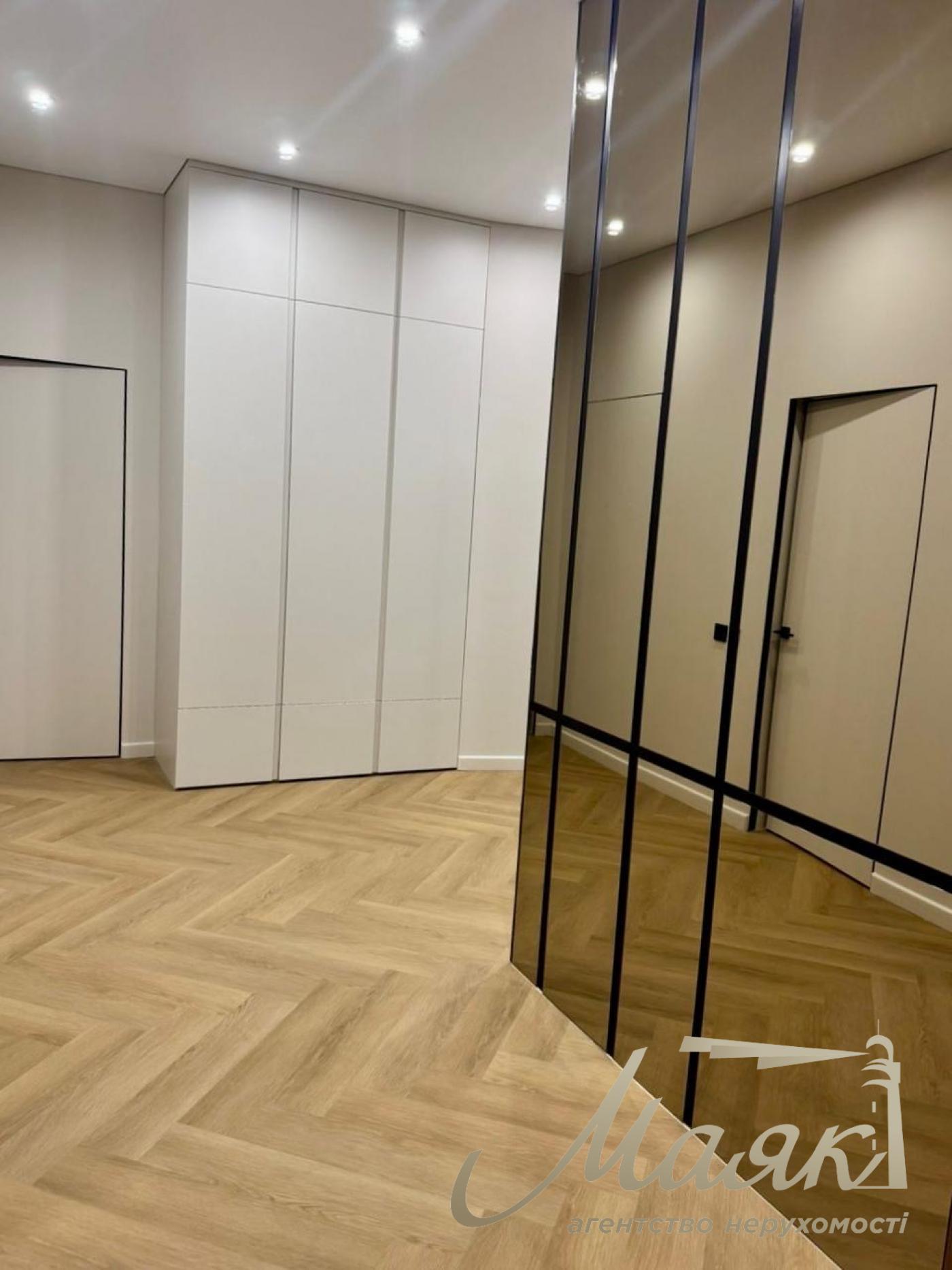 Оренда 3-кімнатної квартири 91м2 у ЖК "Фундуклеївський", Центр Києва, вул. Богдана Хмельницького, 58А.