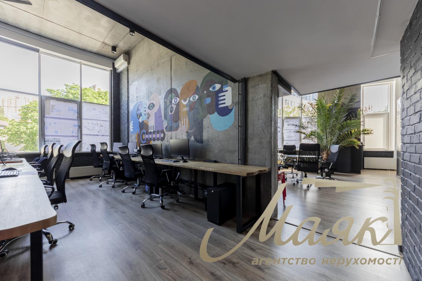 Sale of commercial premises 160 m2 in residential complex Prestige Hall, Tyutyunnika 37/1, Center