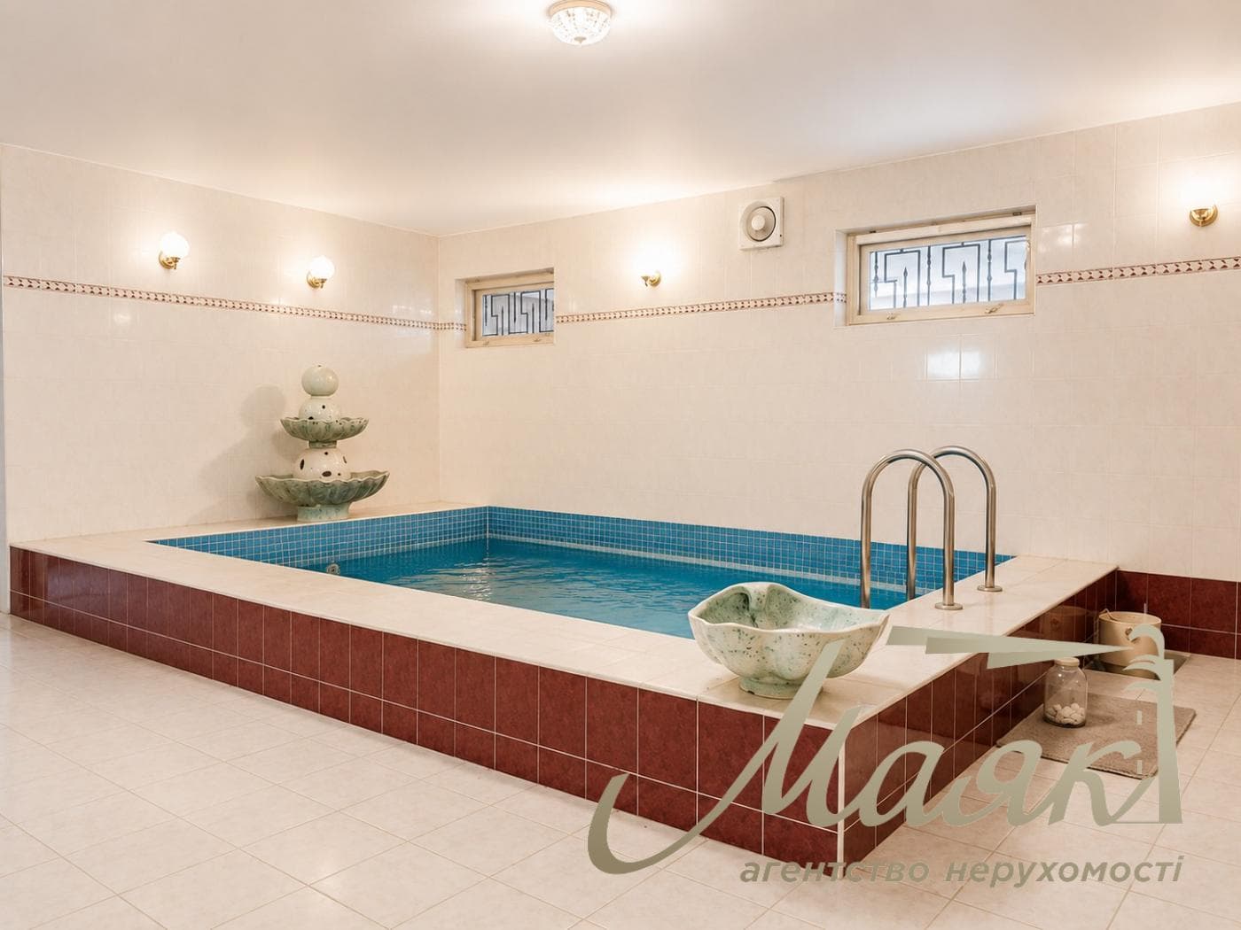 Продажа 4 -х этажного особняка 800 м2 в центре г. Буча, Киево-Святошинский район