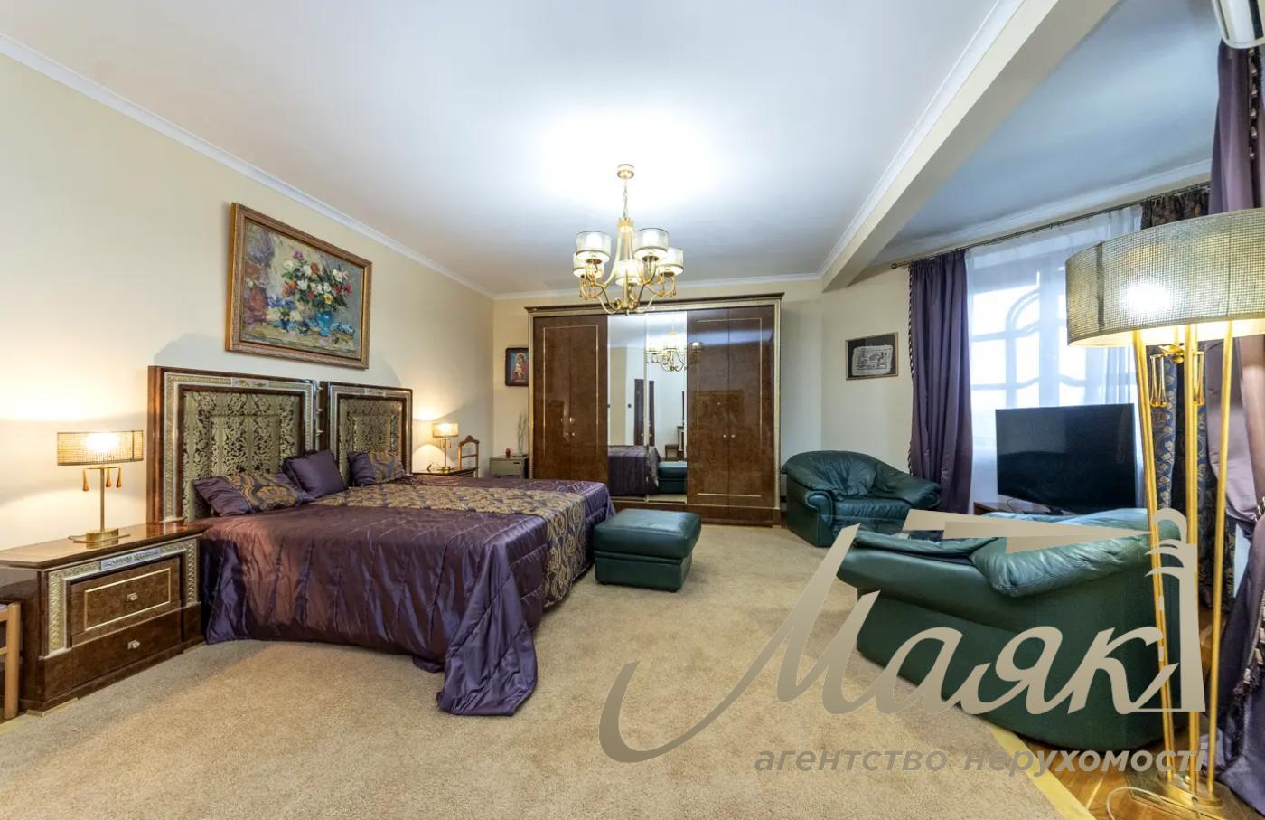 Продажа элитного дома 631м2 в Киеве, Голосеевский р-н, с.Вита-Литовская, пров. Залужный