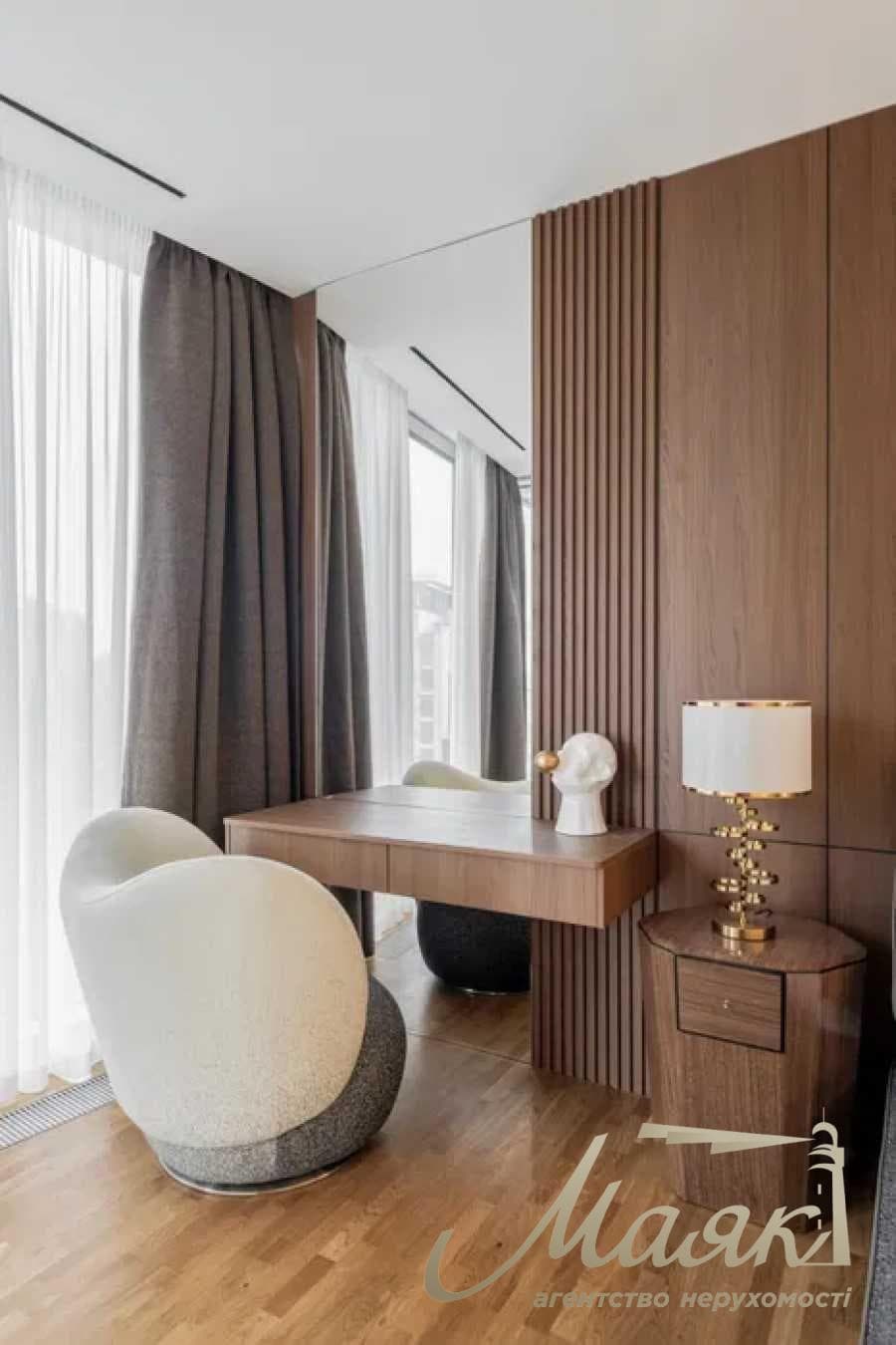 Rent a 3-bedroom apartment in the Taryan Towers residential complex named after John Paul II