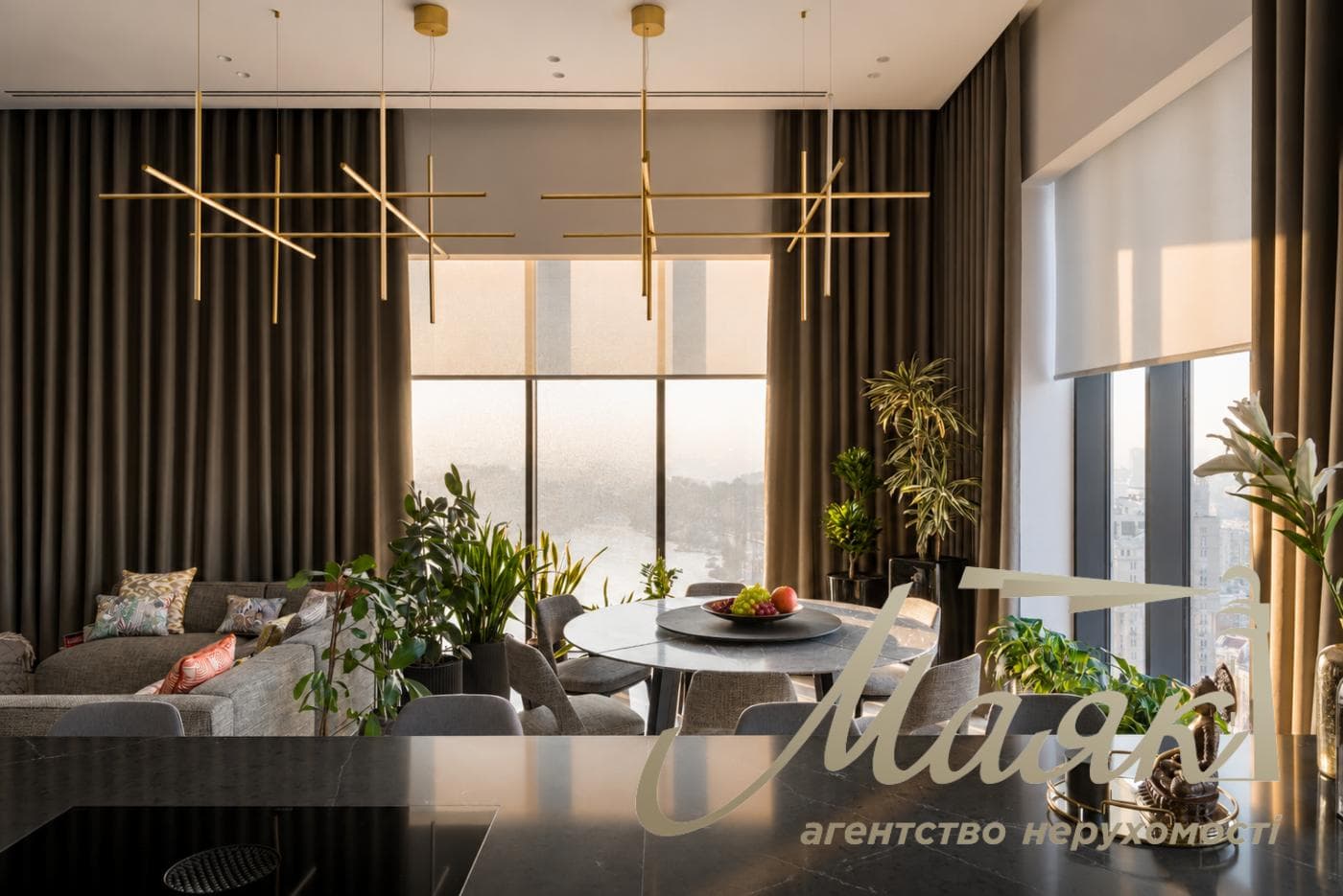 Exclusive 245 m² penthouse with a view for sale in the “Parus” residential complex, 1 Obolonska Embankment
