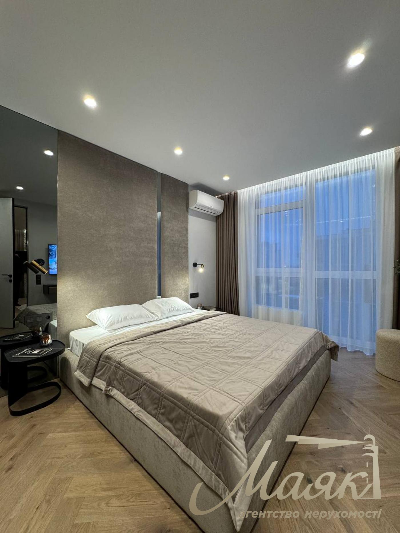 Продаж 2 кімнатної квартири, 80м2, Французький квартал 2, вул. Джона Маккейна.