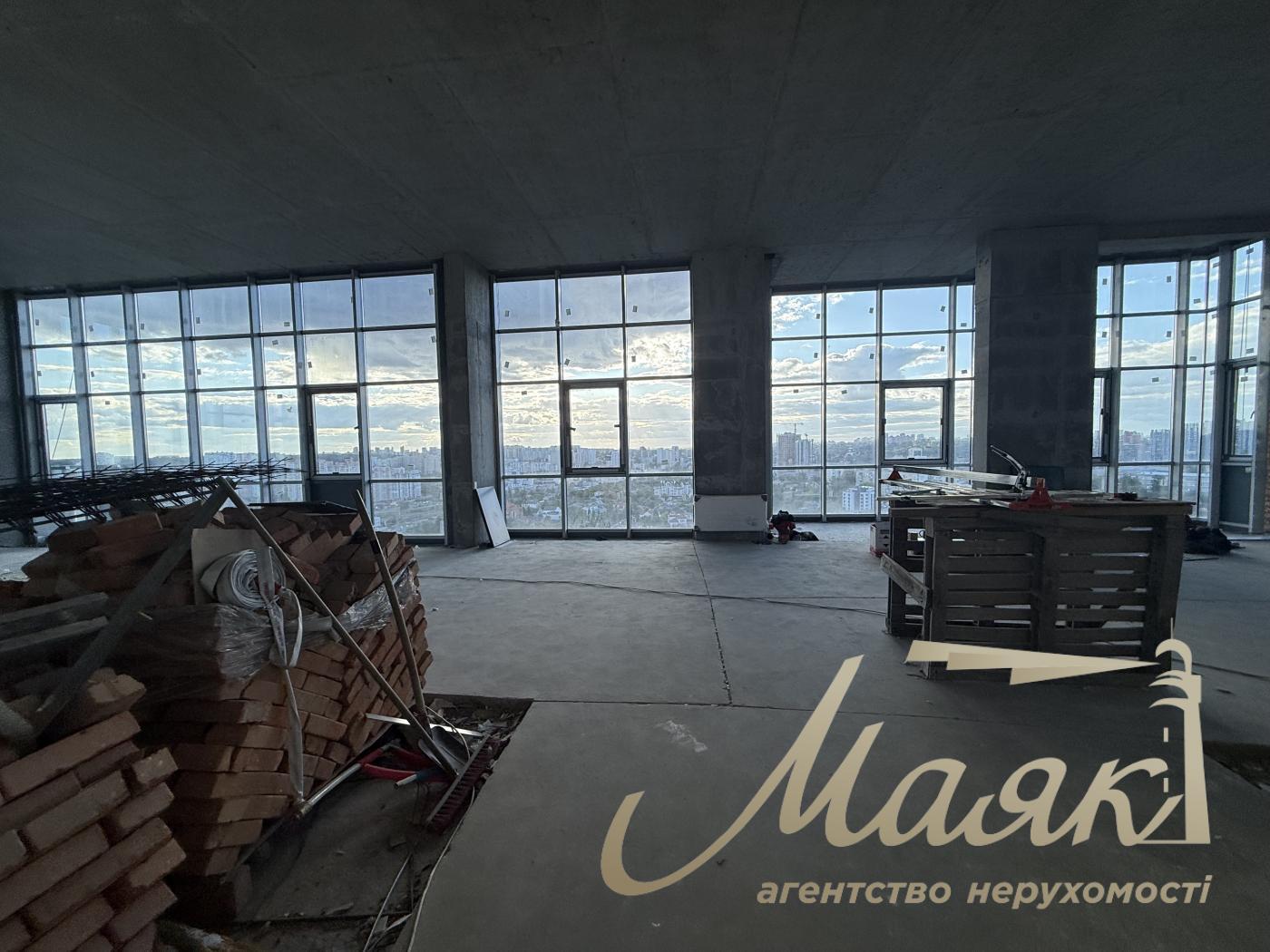 Продаж квартири з великою терасою без ремонту в преміальному ЖК "Новопечерські Липки", Печерський район, Київ