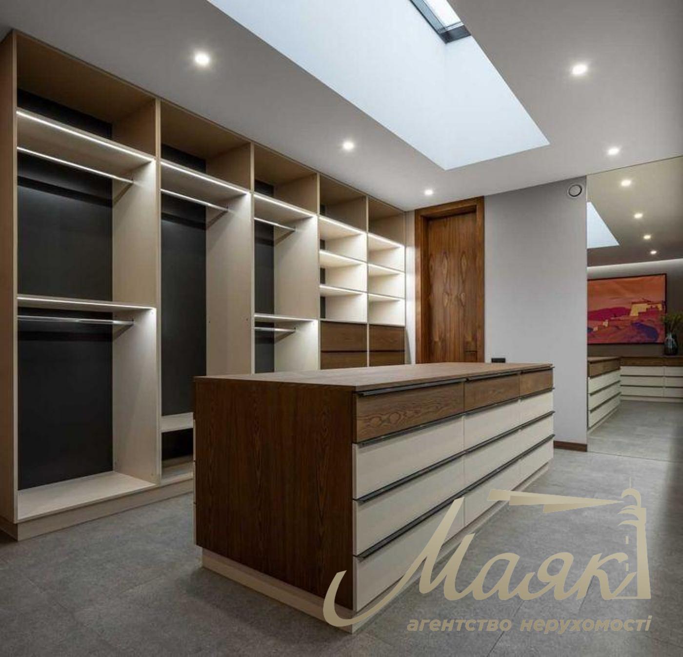 Sale of house 500m2 in the village of Lesniki