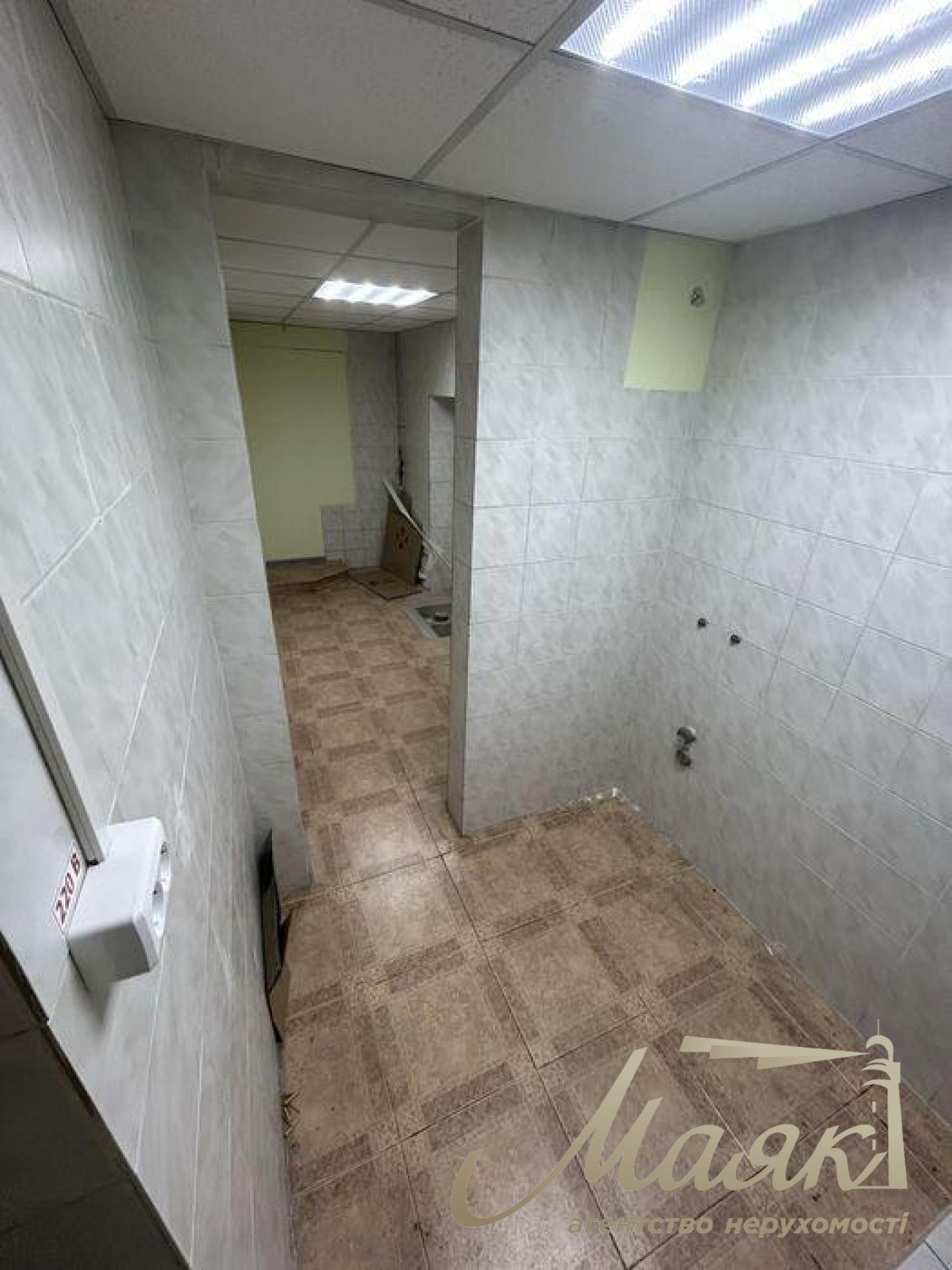 Оренда фасадного приміщення бул. Міхновського, Печерськ