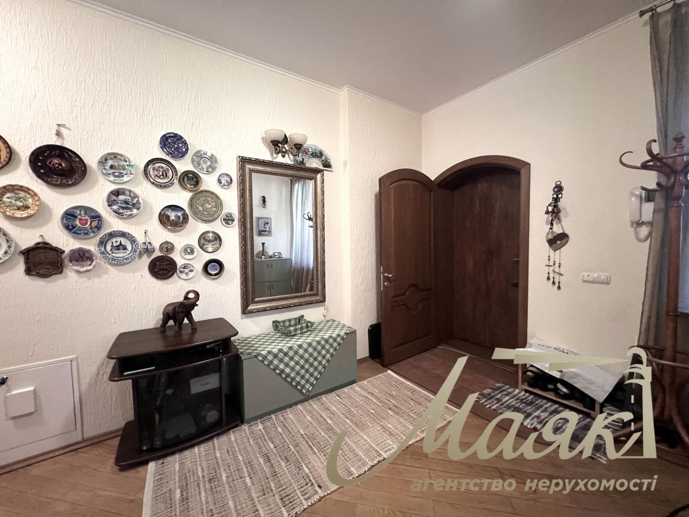 Продаж 3-х поверхового будинку 380м2, Крушинка