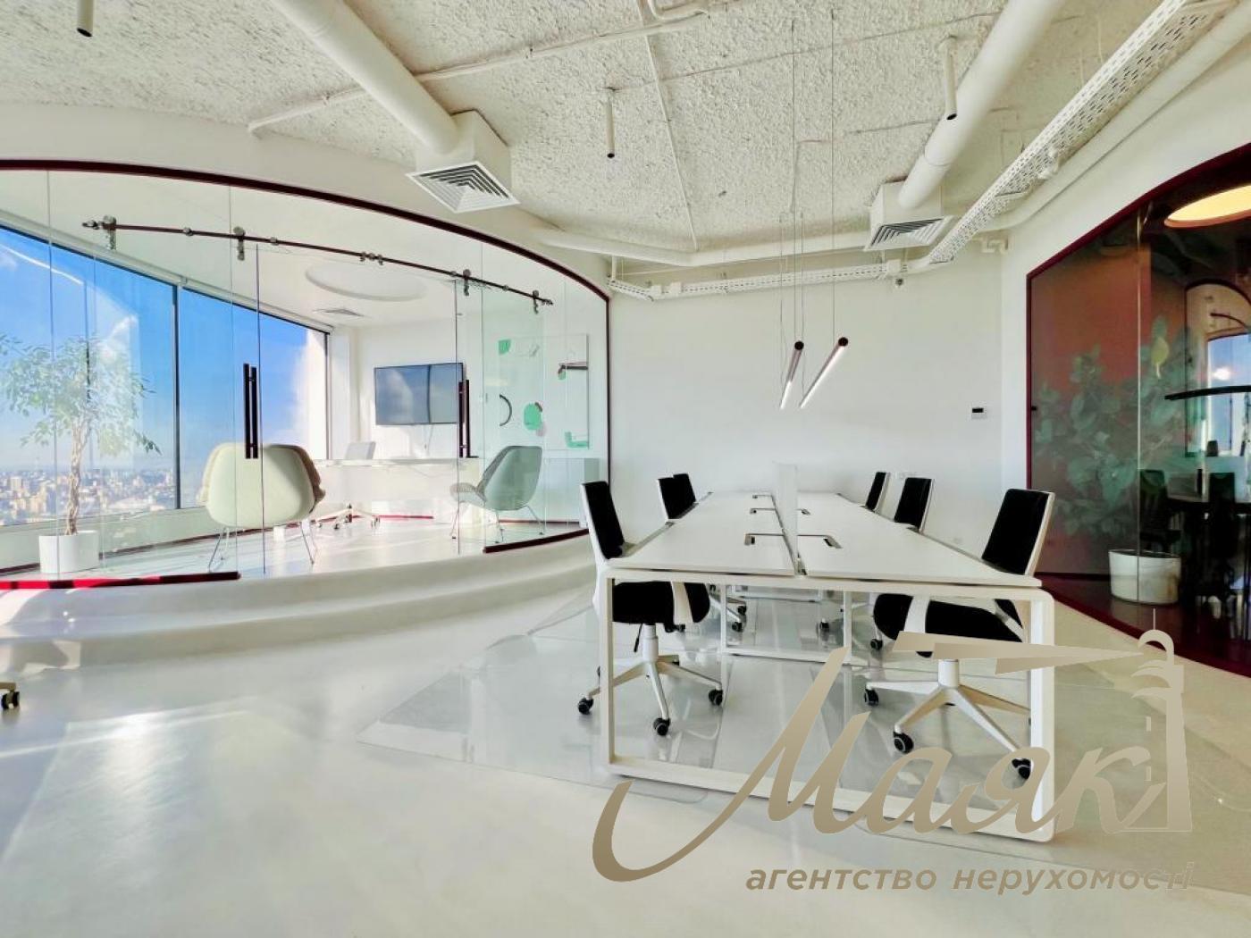 Office for rent 250 sq.m. Carnegie Tower, Pechersk