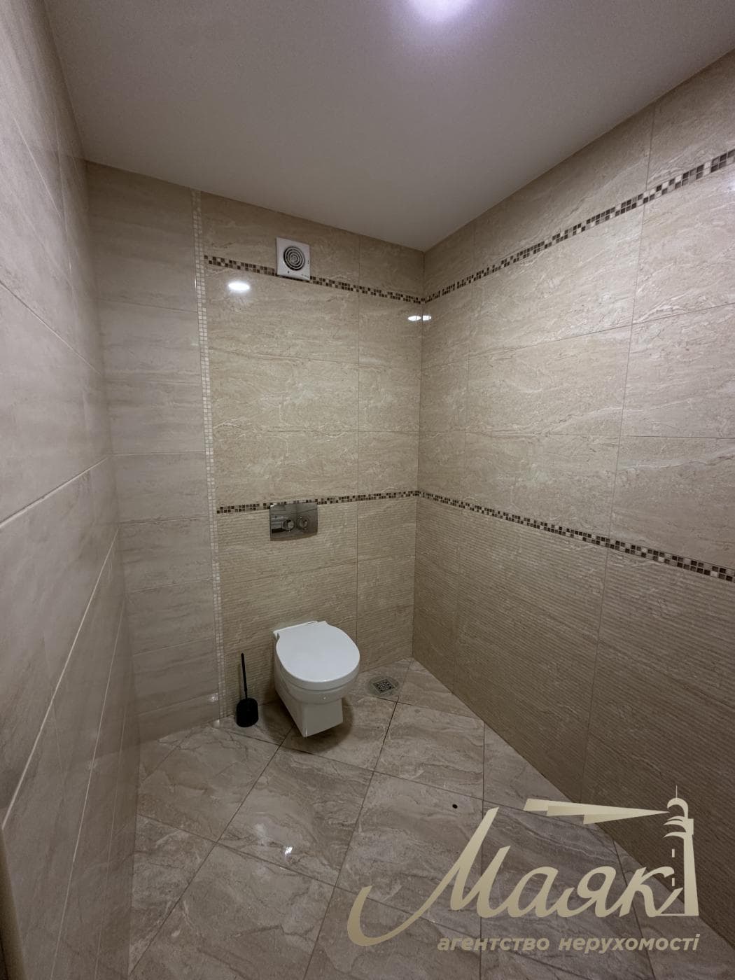 Оренда офісного приміщення з ремонтом (220 м²) на вул. Голосіївська, 7, корпус 1