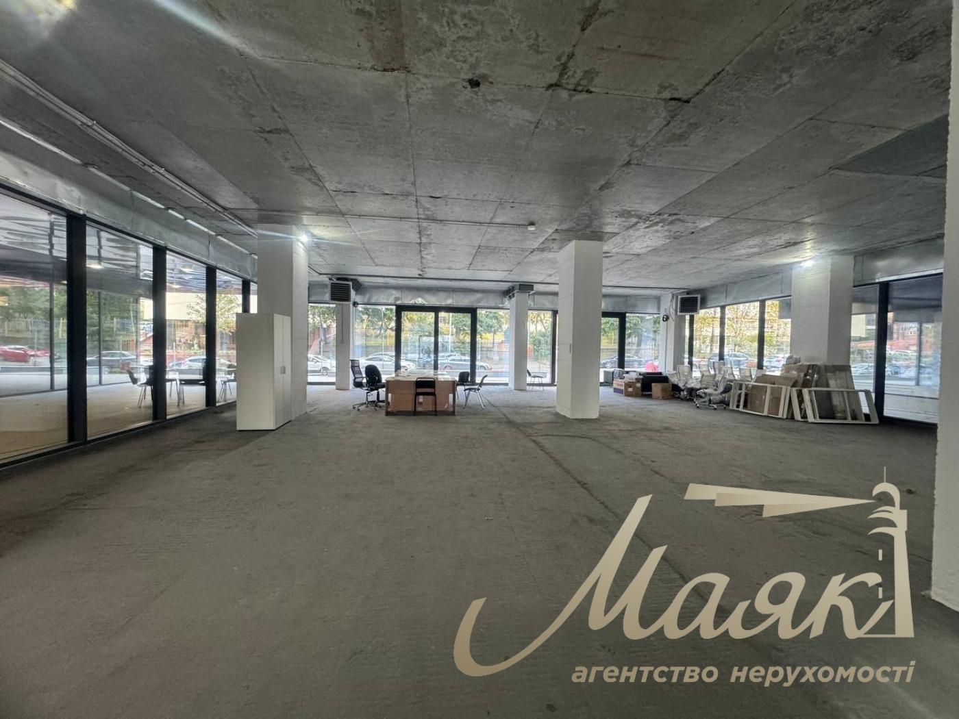 Продаж фасадного приміщення 532м2, ЖК Метрополь, Предславинська, 20