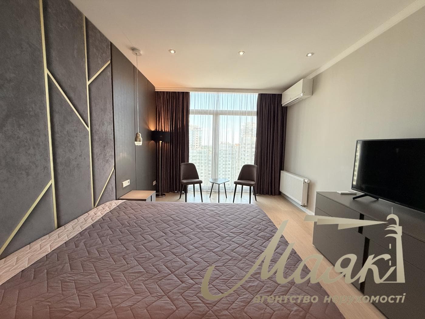 100-square-meter penthouse for rent in the Podvysotsky residential complex, Podvysotsky Street