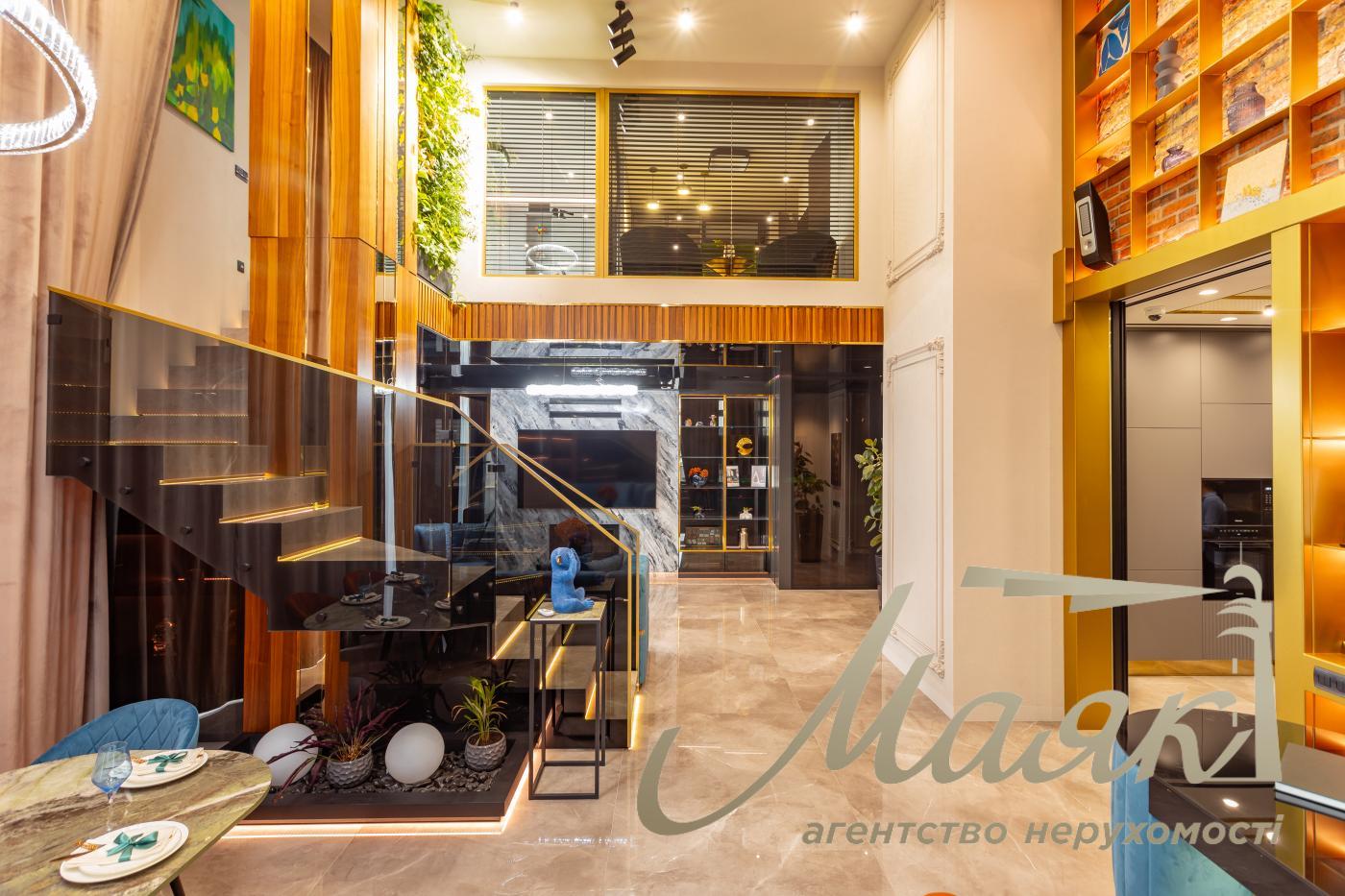 Продаж пентхауса 195 м² з терасою та дизайнерським ремонтом у ЖК Park Avenue VIP, Київ