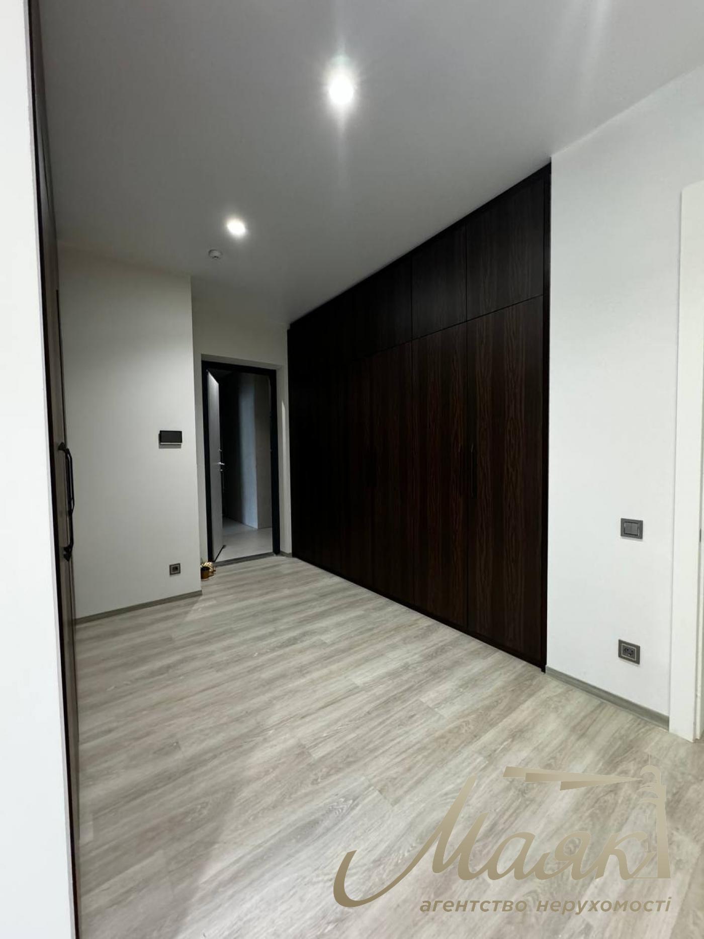 Rent of 4-room apartment, residential complex Atlantic, Antonovicha (Gorky) street, Vladimirsky market.2