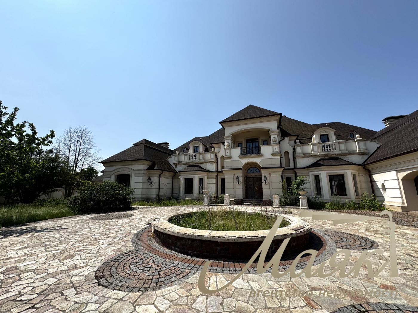 Продаж будинку біля води 1200 кв.м у Кончі-Заспі | Свій пляж і вихід до води