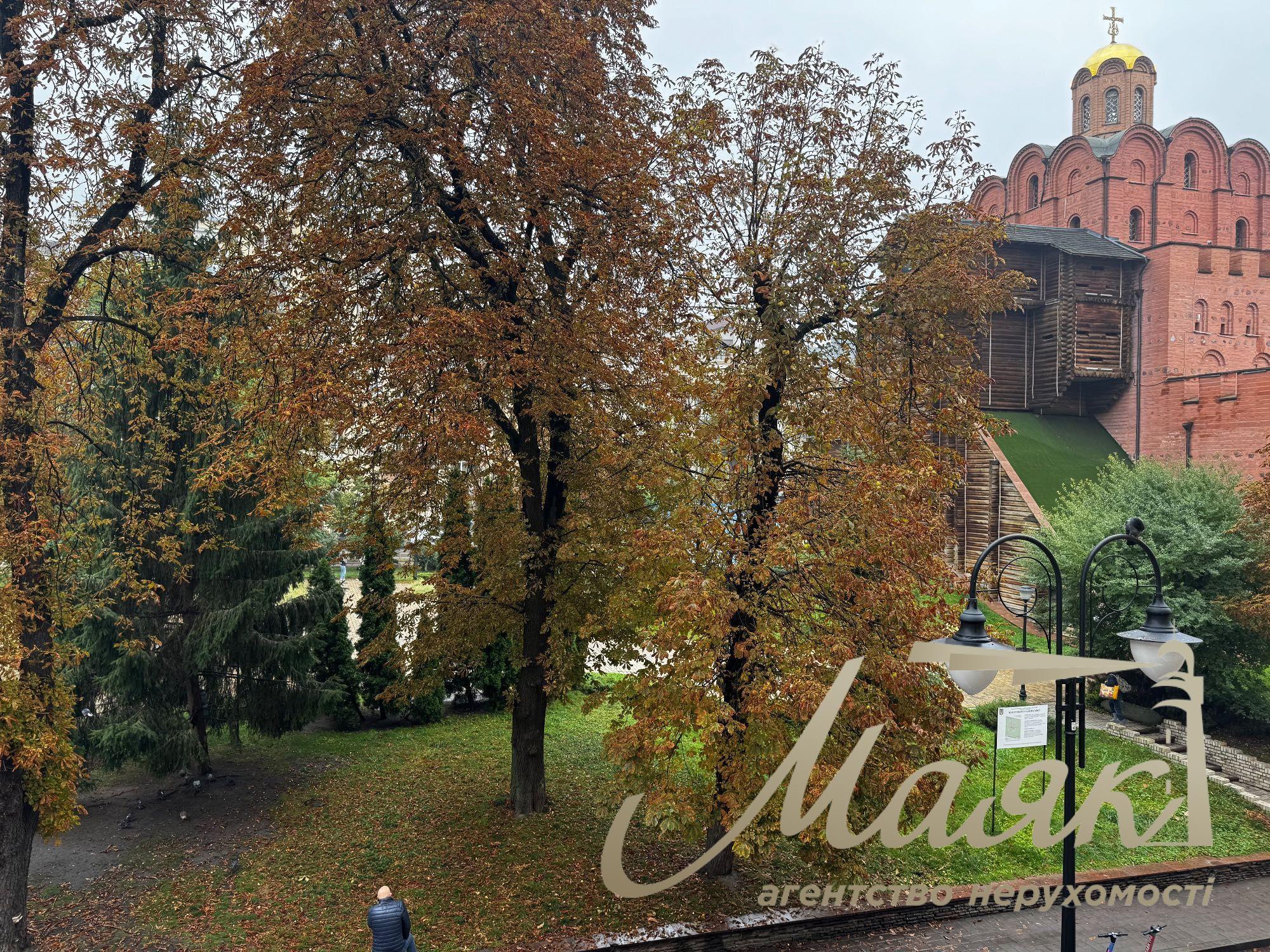 Продажа 3-комнатных апартаментов, 76 м², ул. Лысенко, 1, район Золотые Ворота, Киев