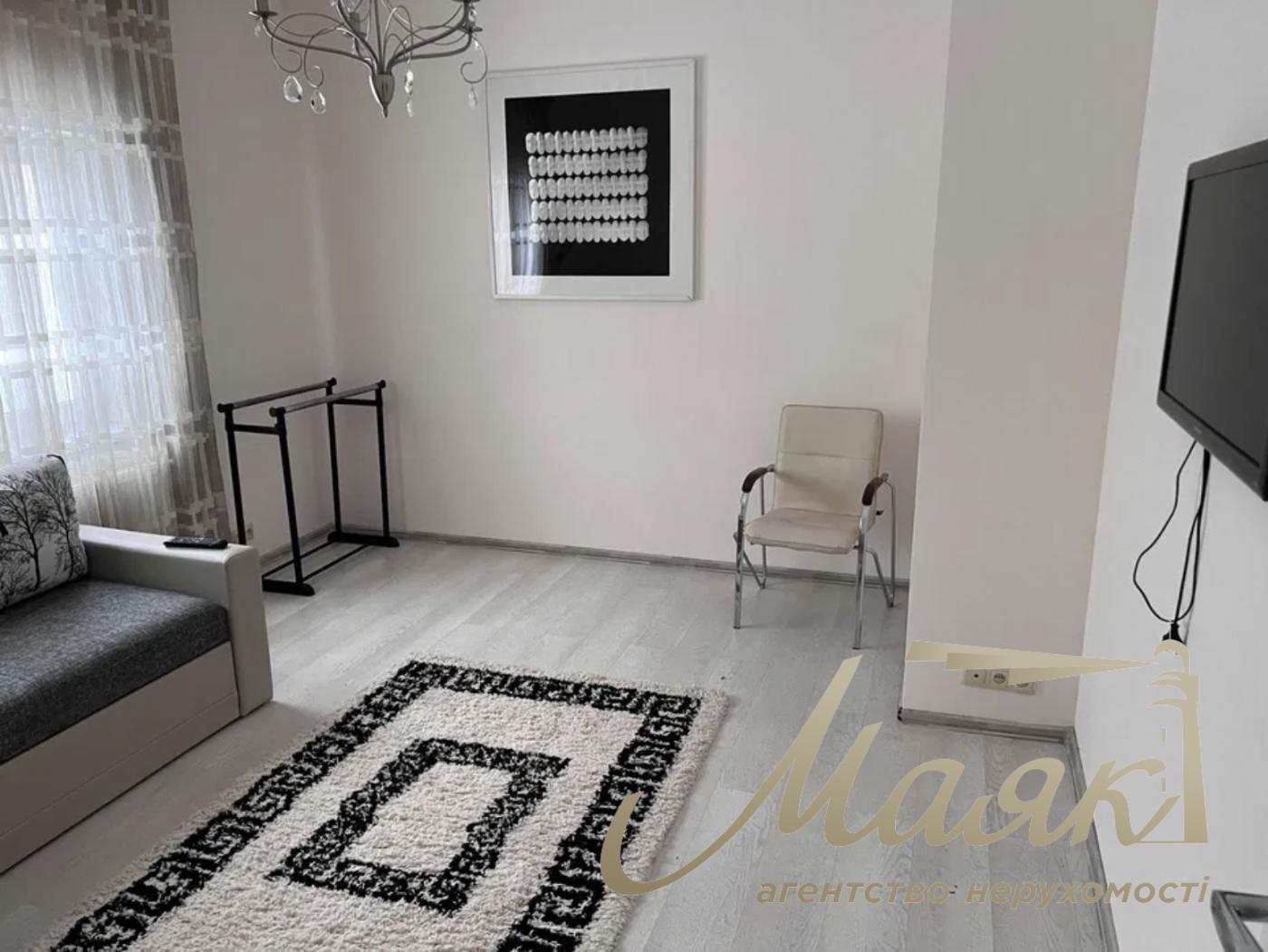 Продаж 2-х поверхового будинку 250 м², Хотів