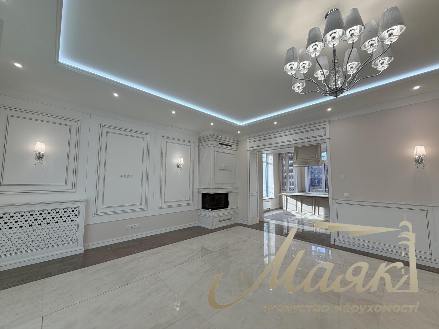 Продажа дома 418.6м2 с выходом до воды, участок 50 соток в КГ "Dream Village", с. Лебедевка