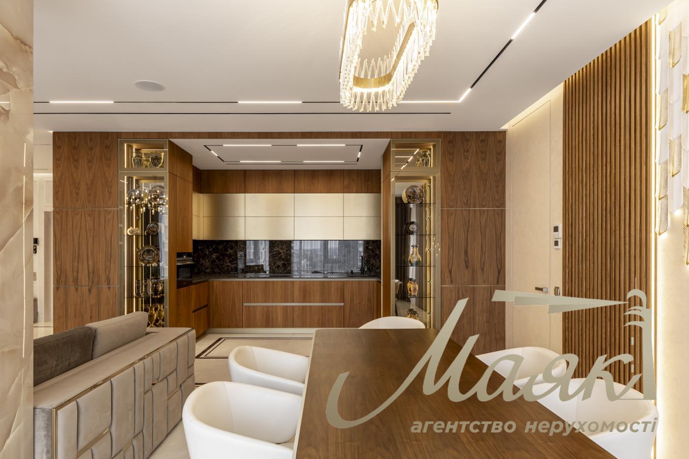 Продаж 3к квартири 122м2 в ЖК Бульвар Фонтанів, вул. Саперне Поле