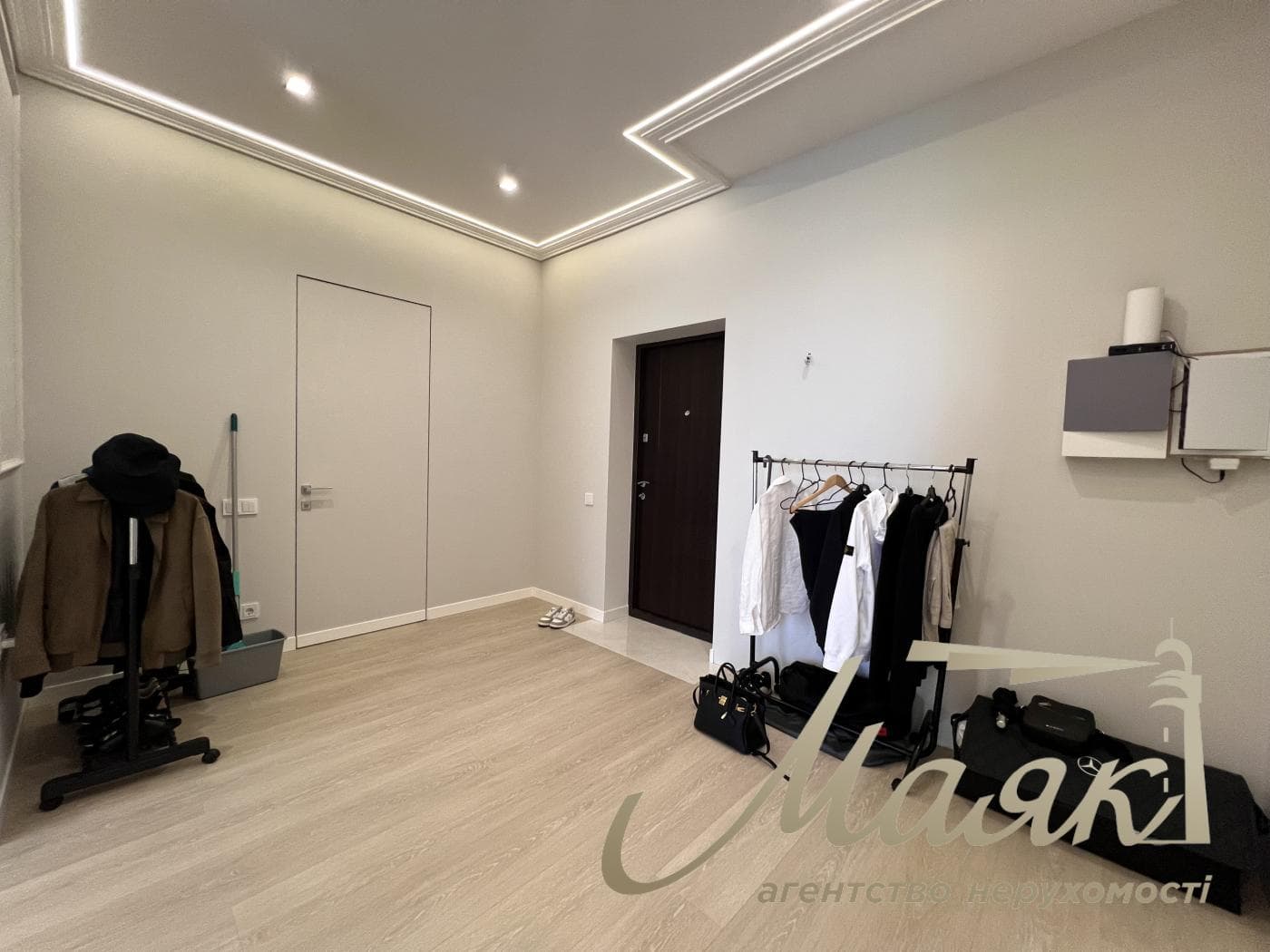 Продаж 1-кімнатної квартири з гарним видом (58,4 м²) у ЖК «Riverstone», вул. Дніпровська Набережна, 10-Д