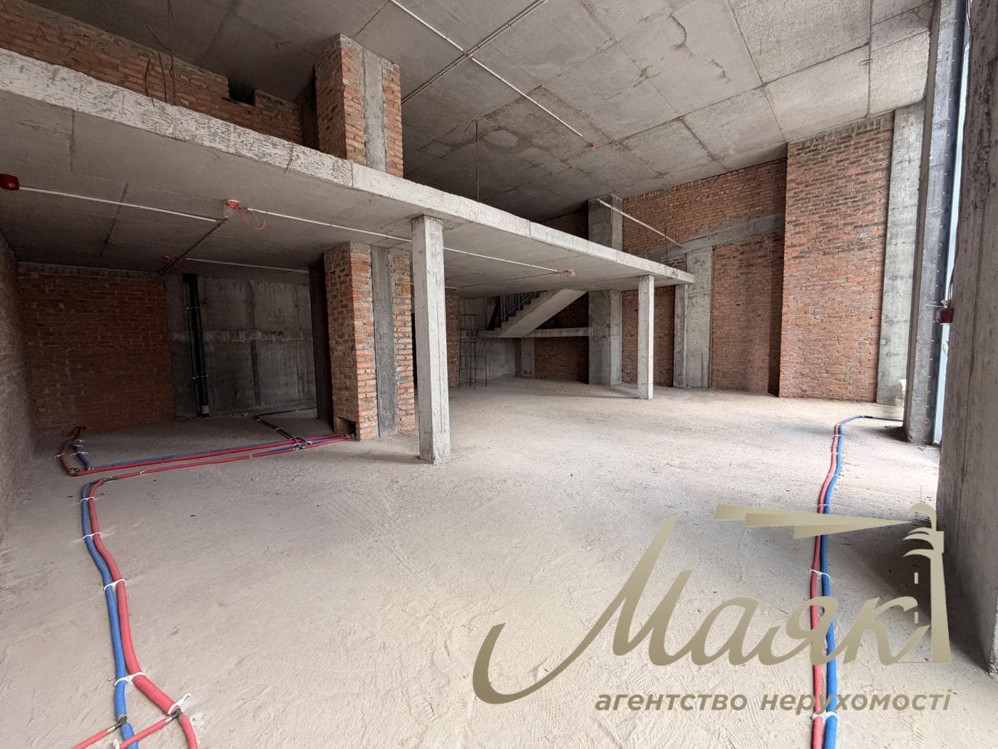 Commercial facade premises for rent in the residential complex "Novopecherskie Lipki"