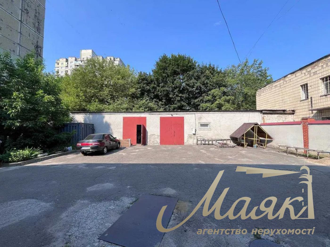 Продажа целого здание, ул. Автозаводская, Минский массив, Киев