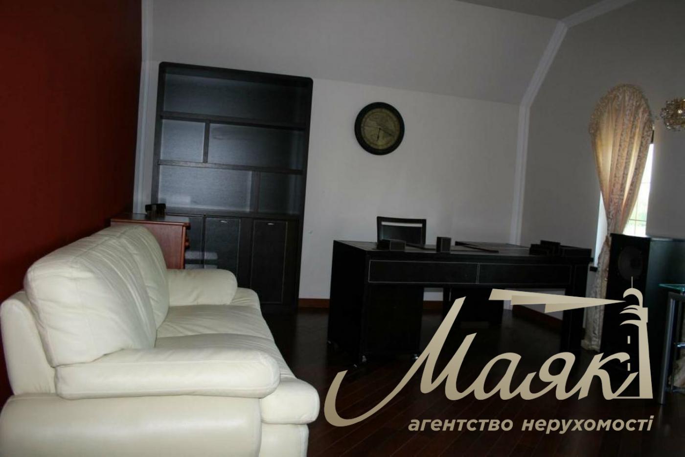 Sale of a 2-storey house 290m2 in the village of Novye Bezradichi