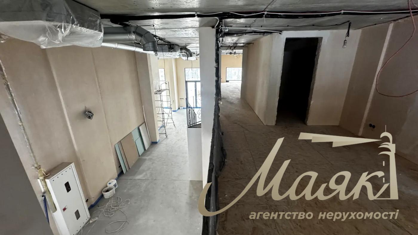 Оренда фасадного приміщення 172 м.кв. ЖК Ярославів Град, Золоті Ворота