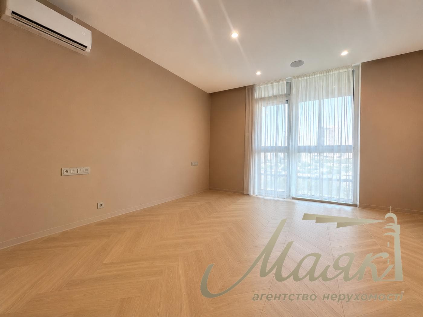 3-bedroom apartment for sale, 118 m², in the "French Quarter 2" residential complex, John McCain Street, Pechersk, Downtown, Kyiv