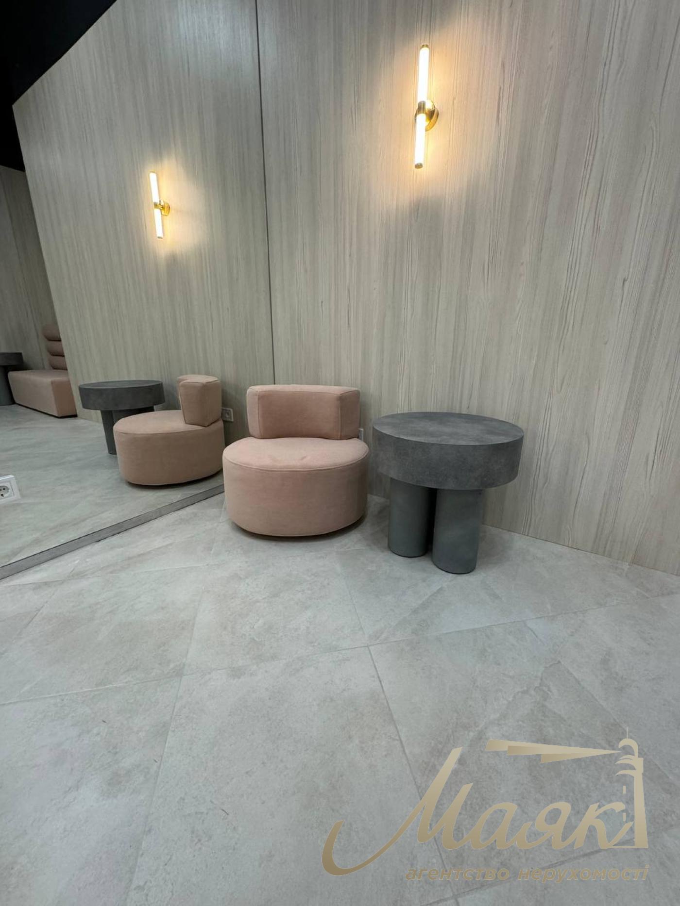 Оренда мебльованого офісу (300м2) у ЖК Busov Hill