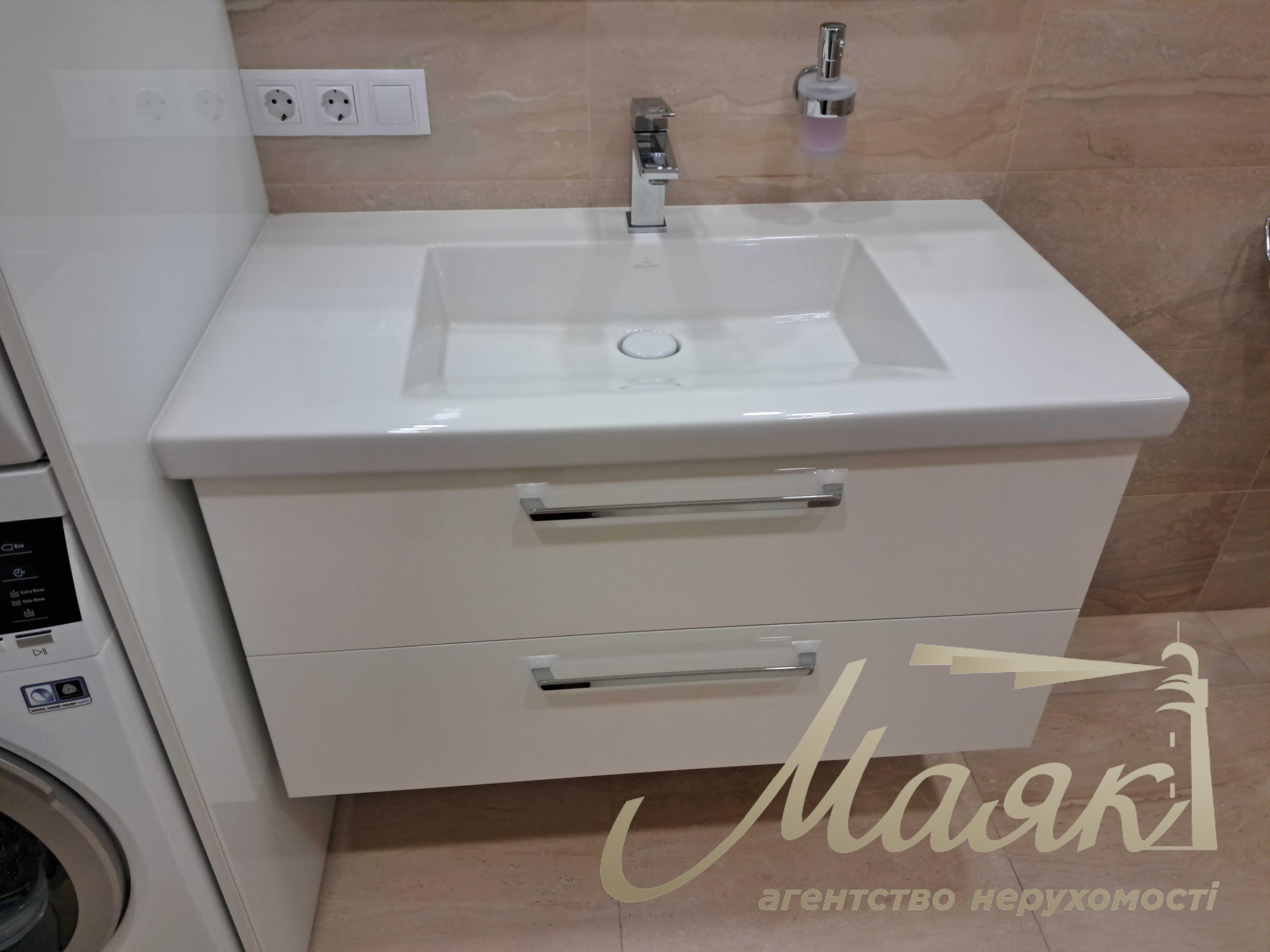 Продаж двокімнатної квартири в Києві