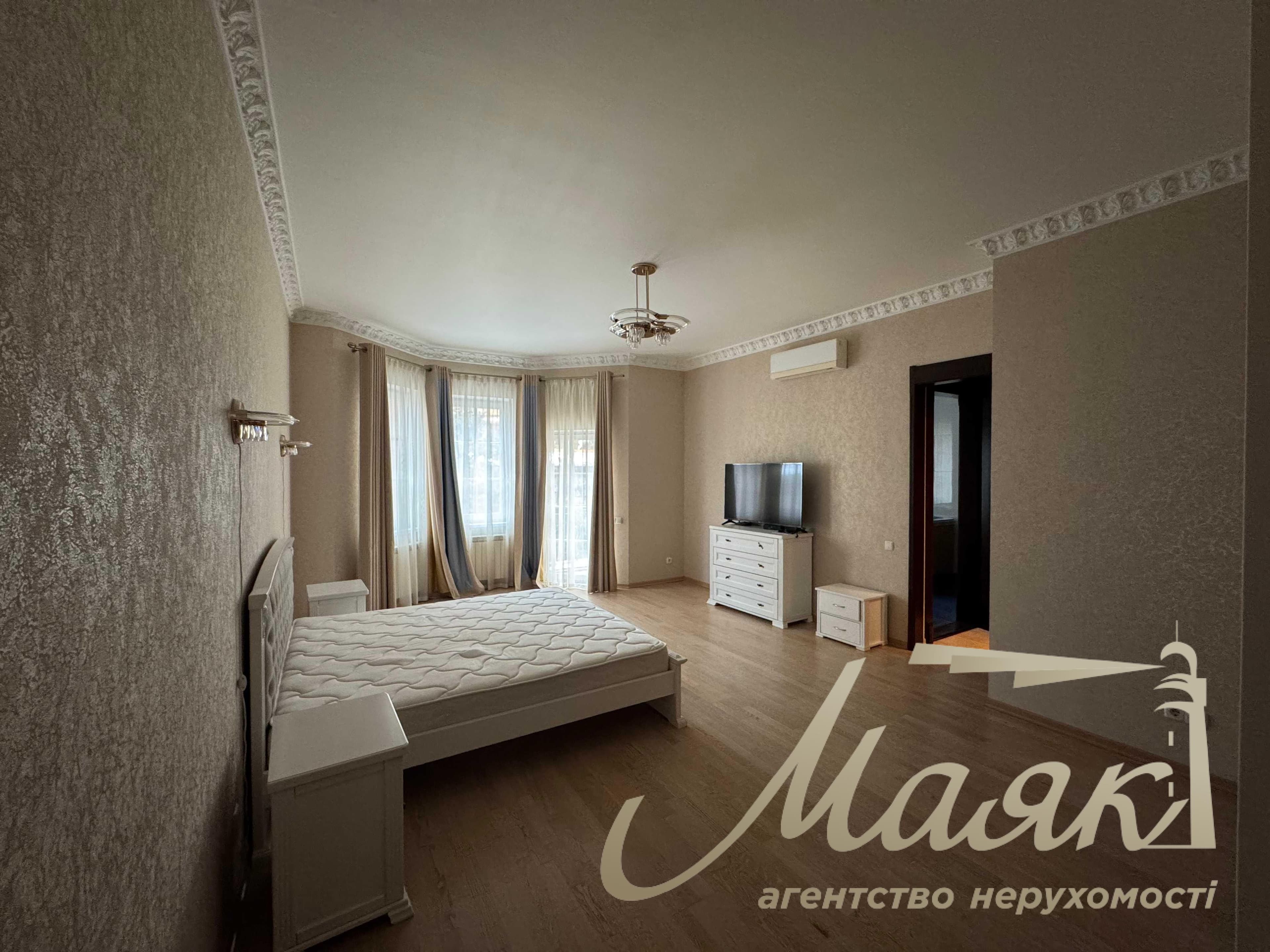 Аренда таунхауса 427 м² с видом на Ботанический сад, Печерский район