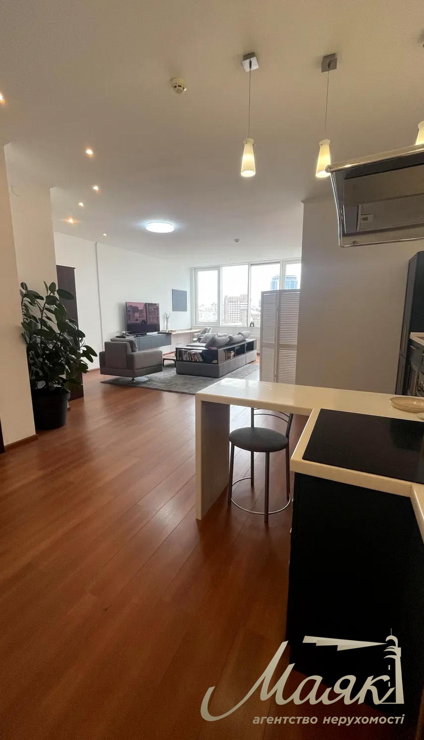 Оренда 1к квартири - студії 64 м² , бул. Тараса Шевченка, Центр