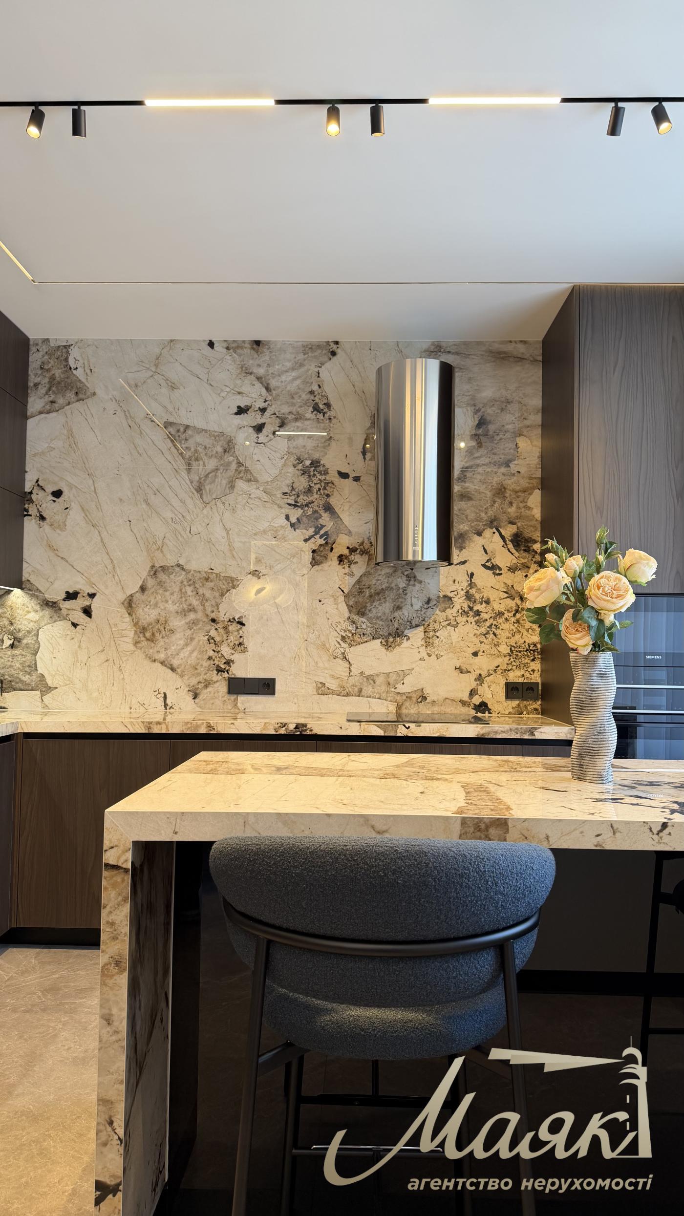 Продаж квартири 118м2 в ЖК Новопечерськие липки, ул. Андрея Верхогляда 15Б. (Михайла Драгомирова)