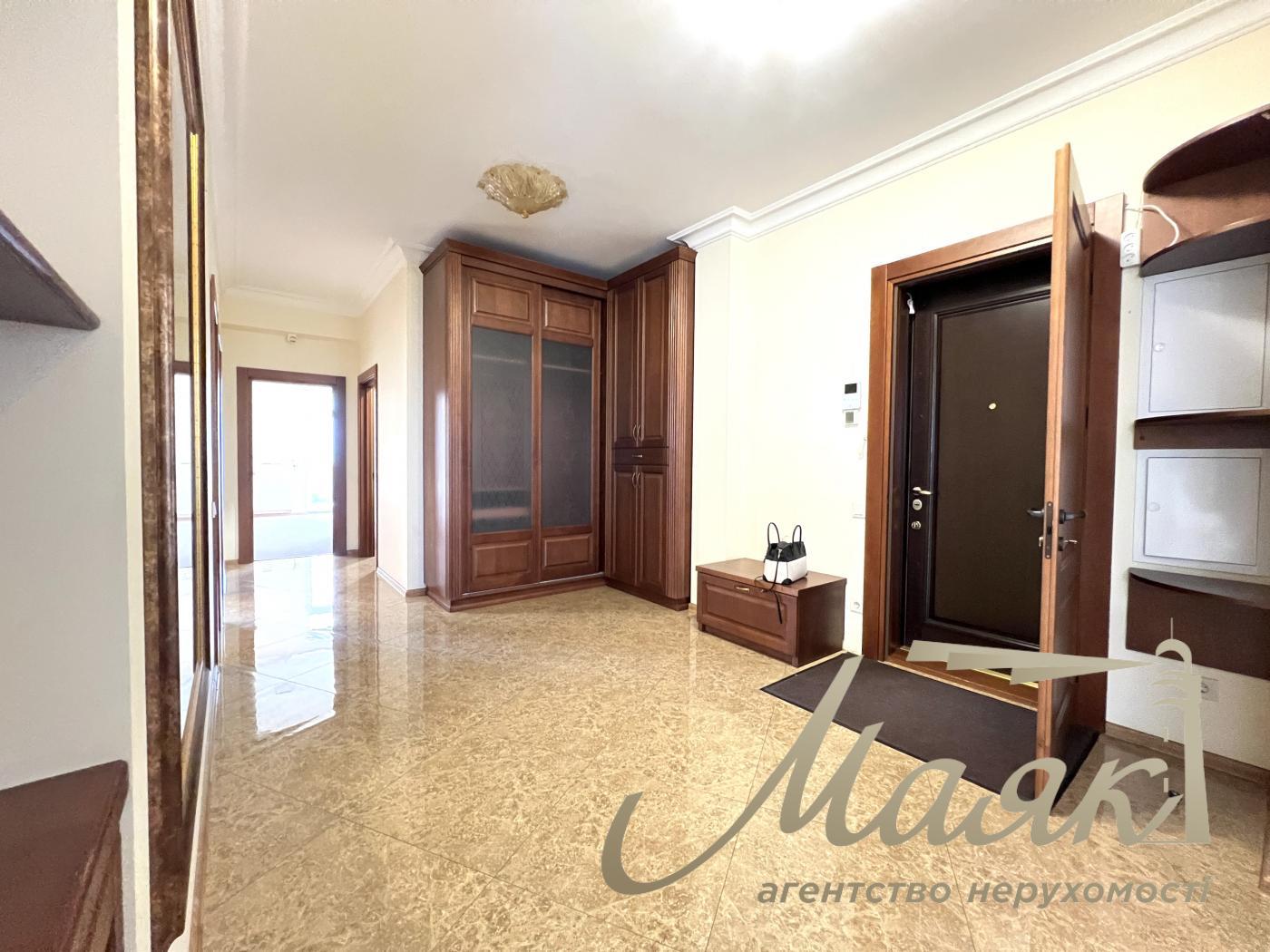 Office for rent 180m2, Ivan Mazepa street 16