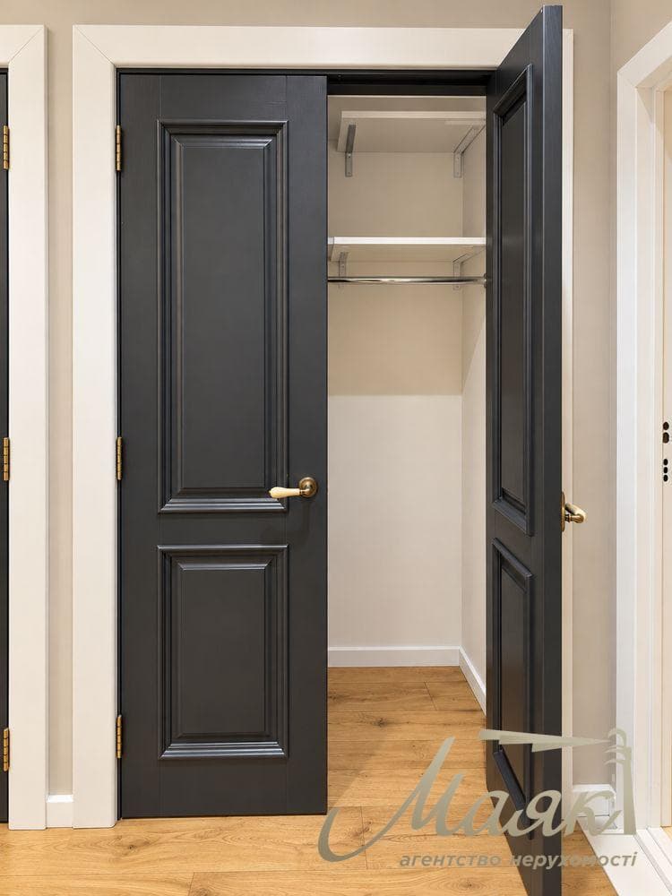 Rent a 64 m² designer 2-room apartment in the Dniprovskyi District