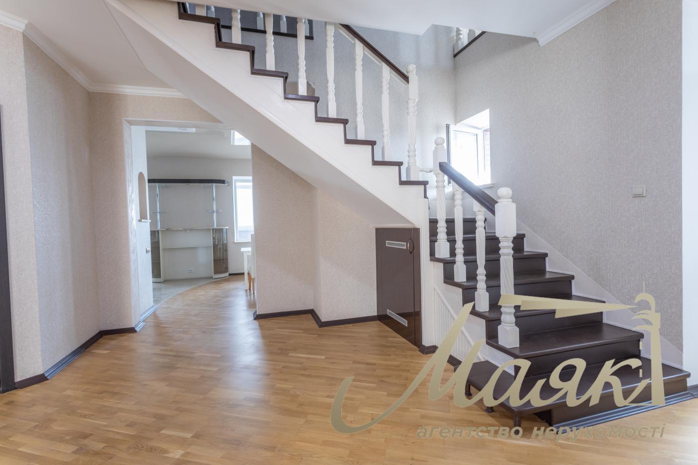 Продажа видового трехуровнего пентхауса 555м2, Ковпака 17, Нижний Печерск, метро Лыбедская