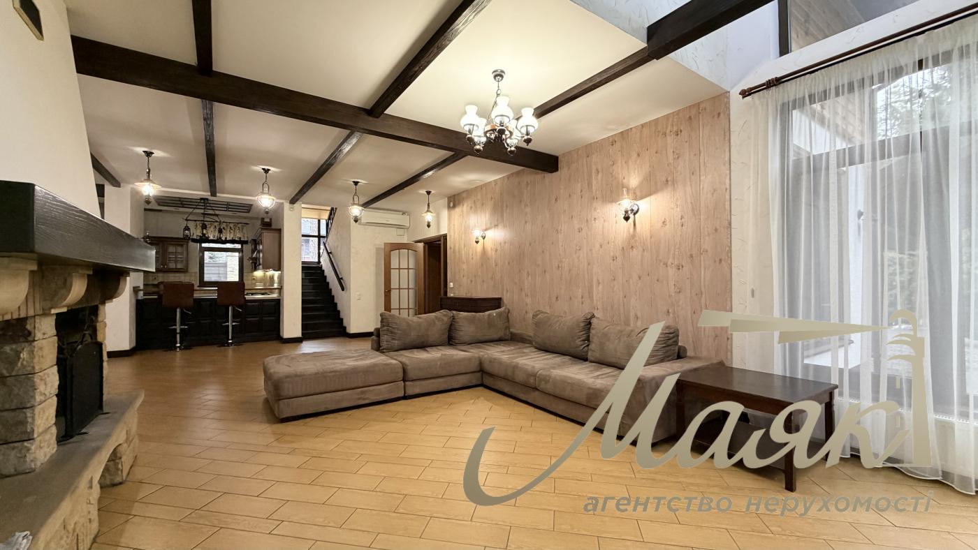 Оренда будинку К.Заспа, Козин, Плюти, оренда будинку в містечку, басейн, ліс, охорона