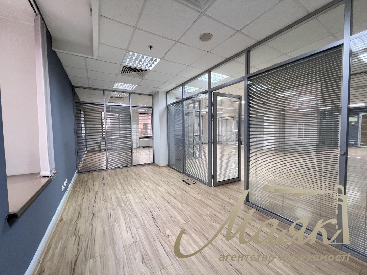 Оренда офісу 285 кв.м. в БЦ Леонардо вул.Богдана Хмельницького 52/17