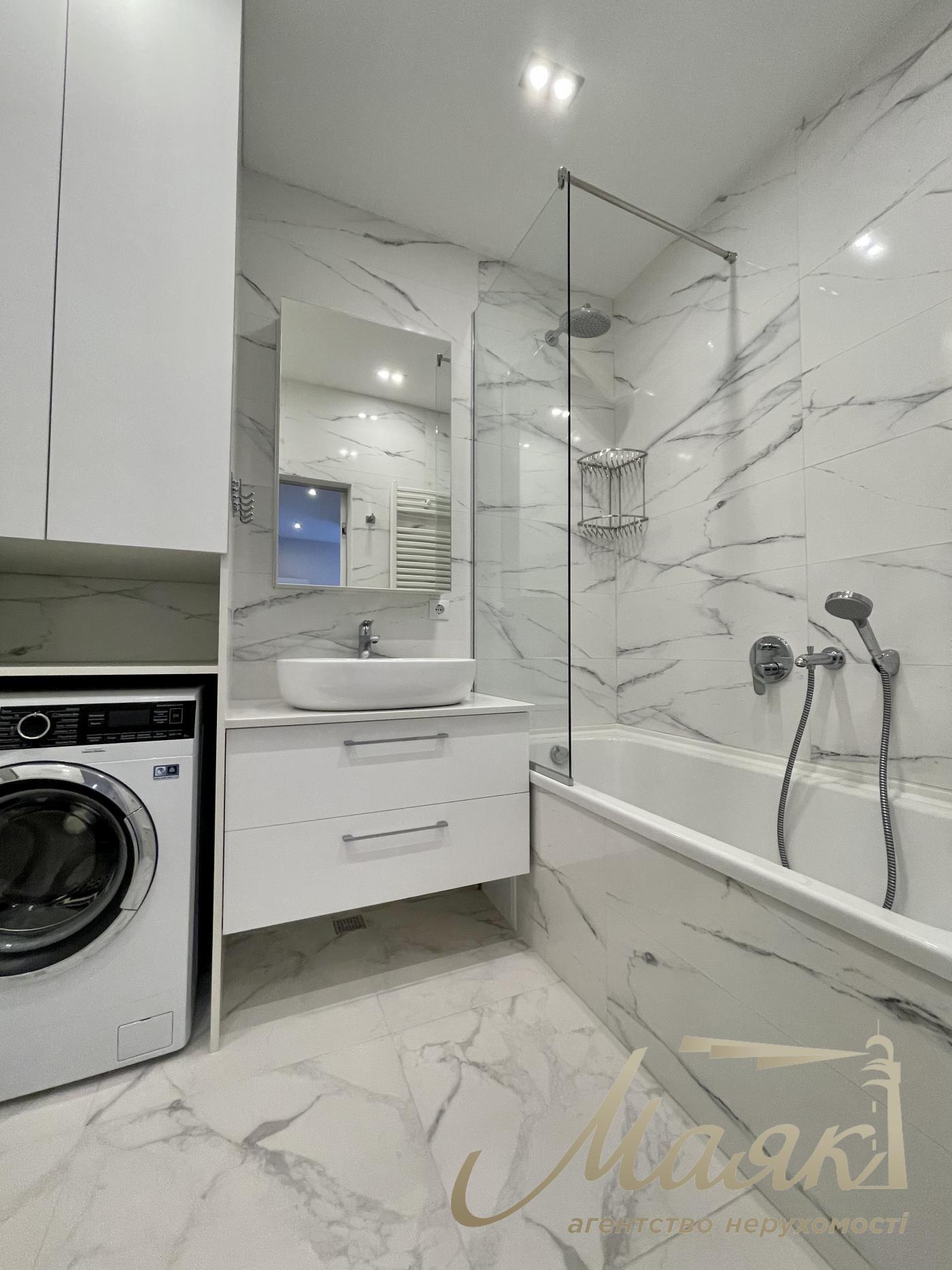 Аренда 3к. квартиры, ЖК "Французский квартал", ул. Предславинская