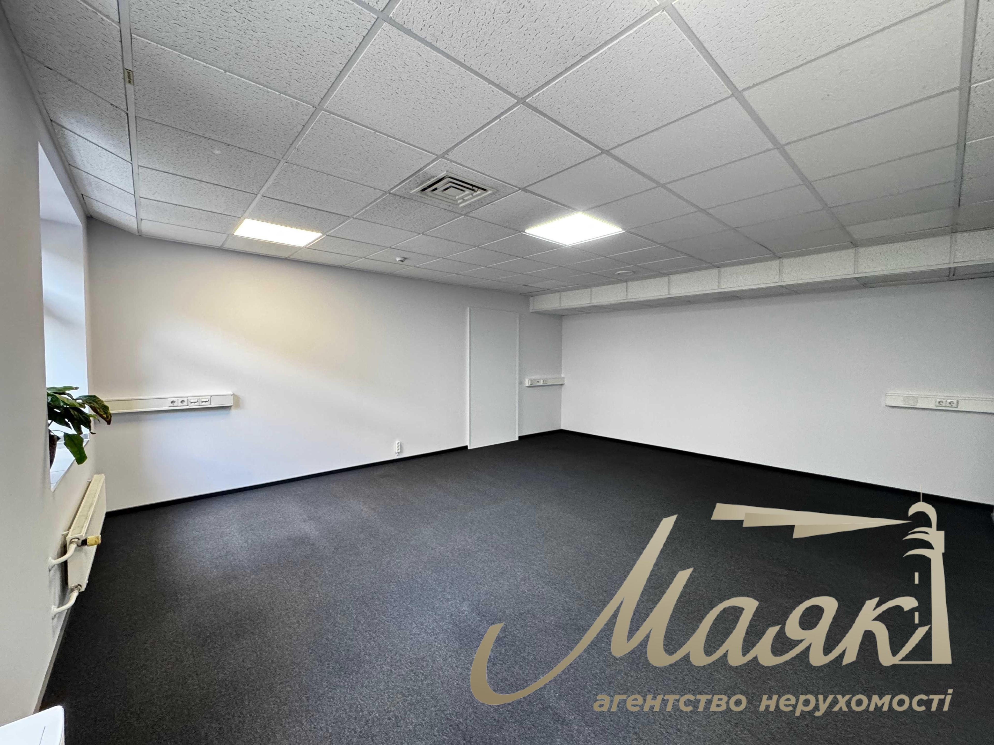 Аренда офиса 1220 м2 на Хрещатике, в самом центре Киева, Печерский р-н.