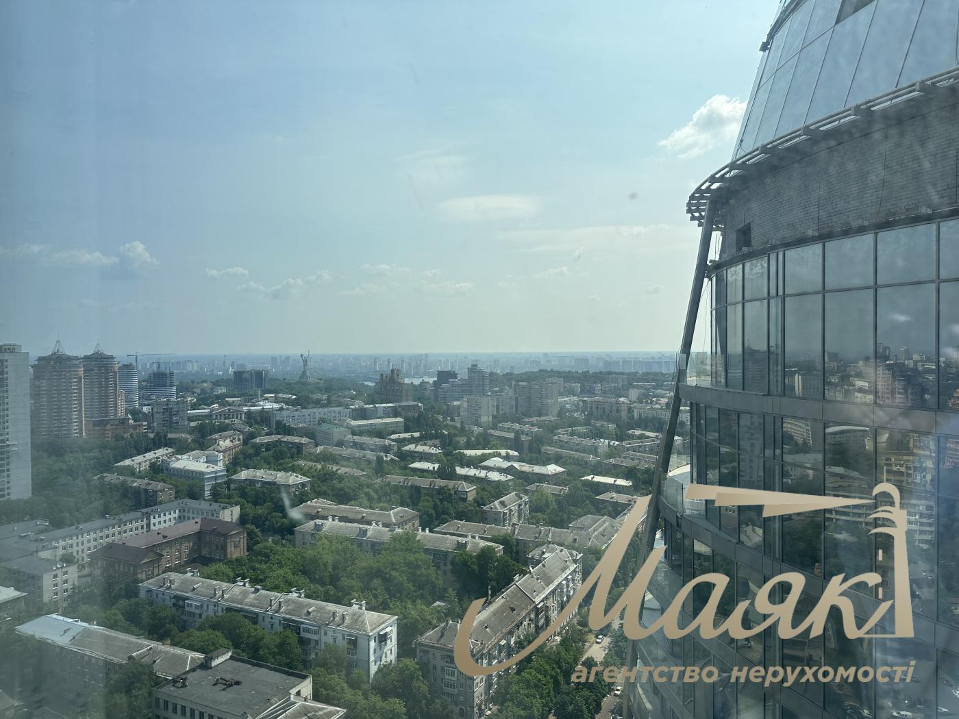 Продаж пентхауса 383м2 у ЖК Taryan Towers