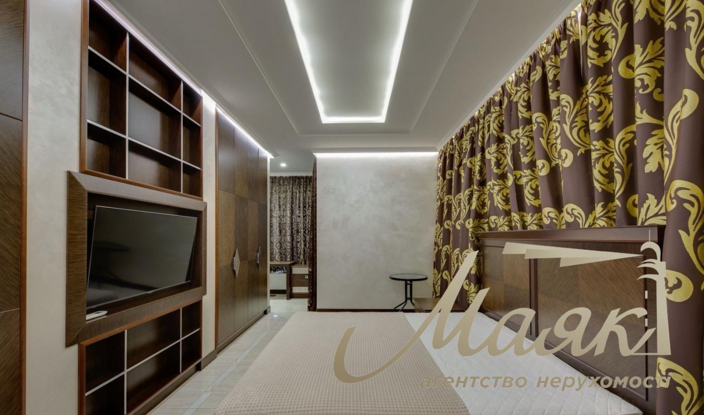 Penthouse for sale, Nazarovskaya St., Center