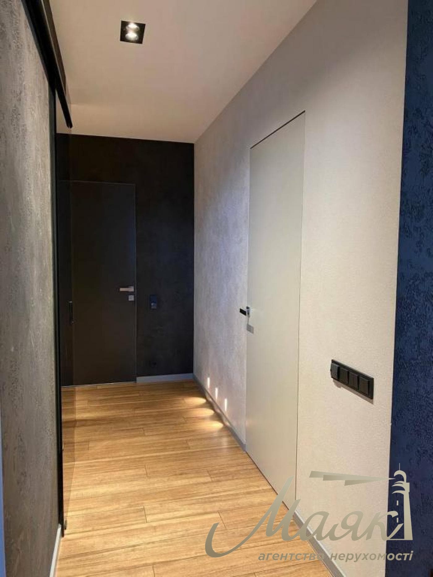 Продаж 3-кімнатної квартири площею 80 м² у ЖК «Французький квартал 2», вул. Предславинська, 55а, Печерський район.
