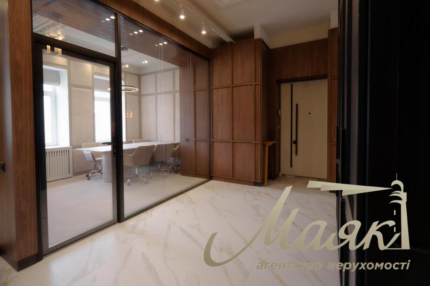 Office for rent in the Center m. Palace of Sports, Esplanadnaya str.