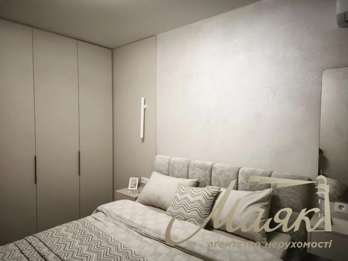 Продаж 1-кімнатної квартири в ЖК "Варшавський 3", Виноградар