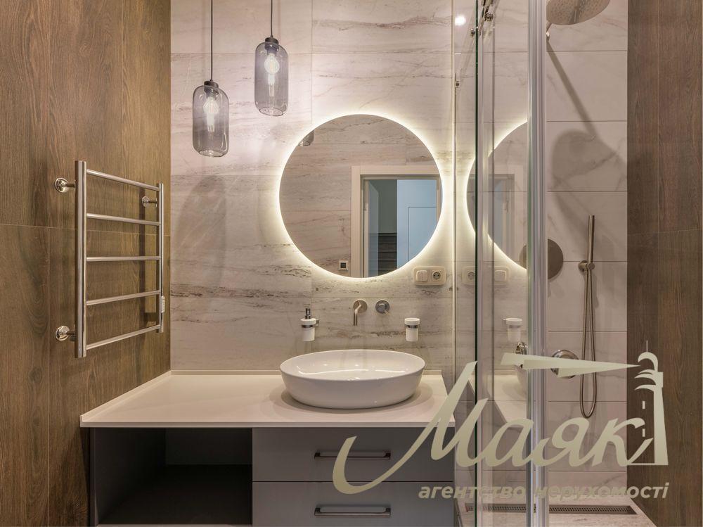 Rent two-storey penthouse with terrace in Pecherskaia