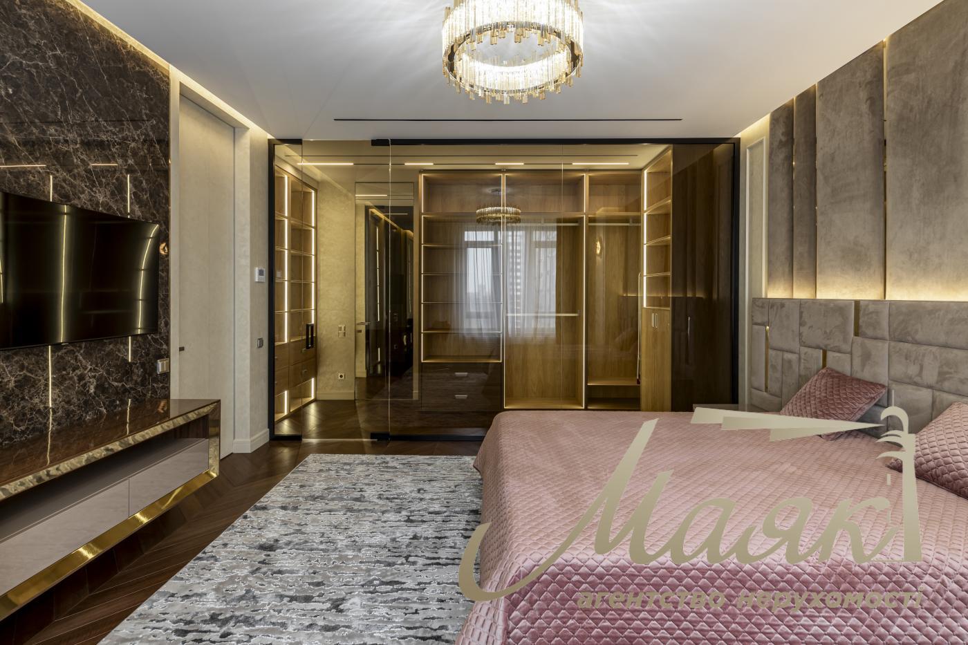 Продаж 3к квартири 122м2 в ЖК Бульвар Фонтанів, вул. Саперне Поле