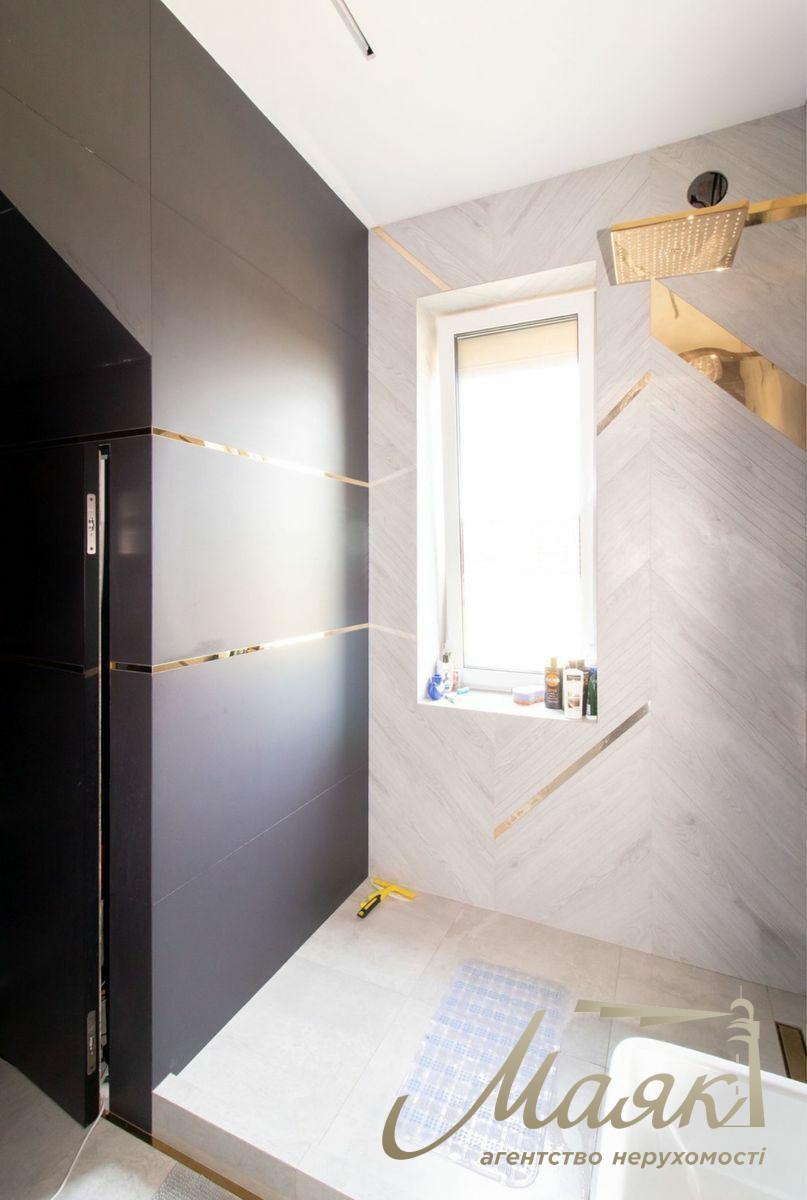 Продаж двоповерхового будинку 274м2 у Лісниках поруч з Equides Club