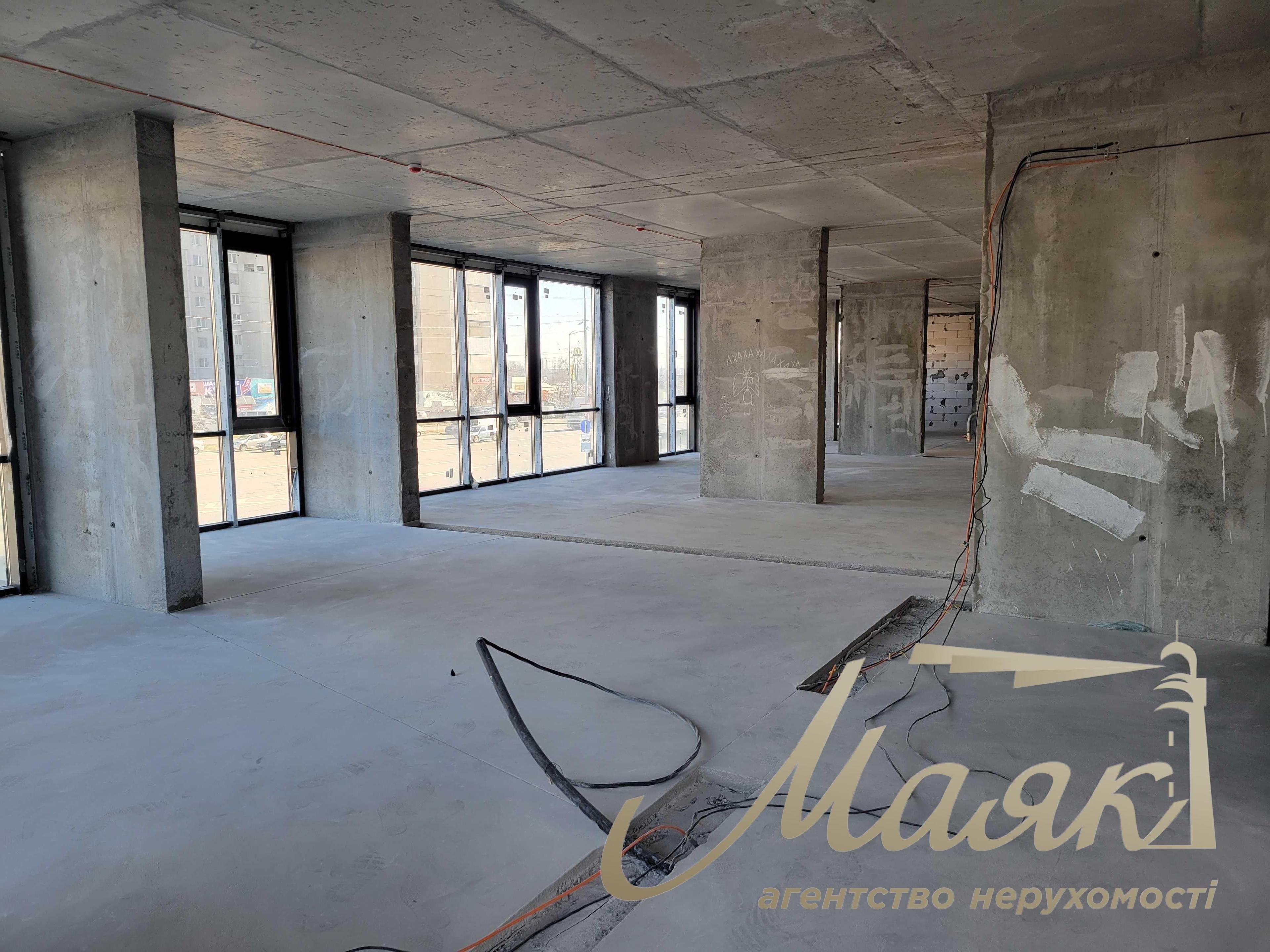 Rent Revutskogo 40B, Lebediny residential complex, Super facade, Kharkiv metro station.