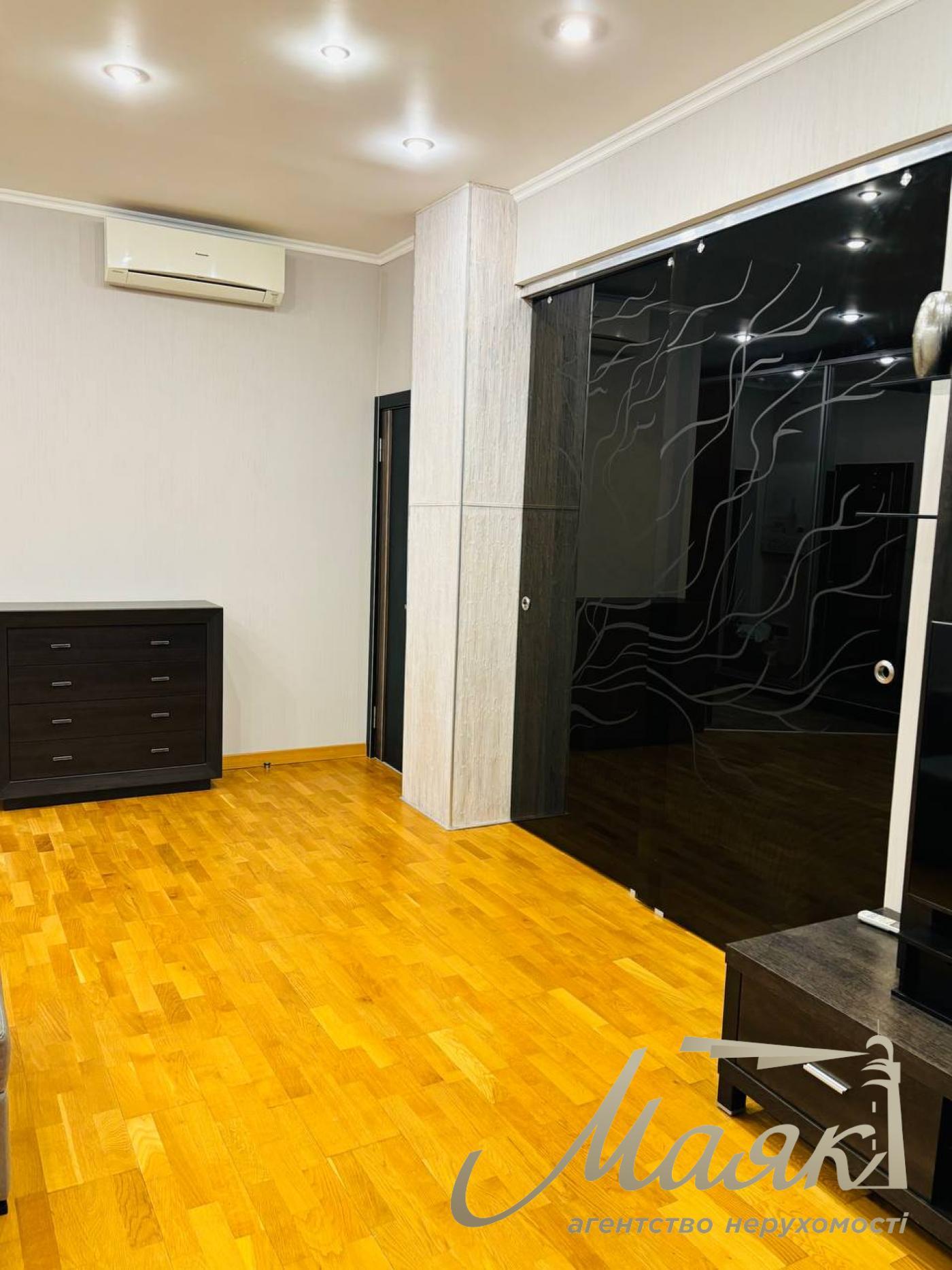 Аренда 1-комнатной квартиры 58м2 ЖК Новопечерские Липки улица Драгомирова 14